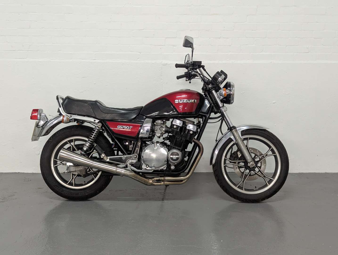 <p>1983 SUZUKI GS750 LT</p>