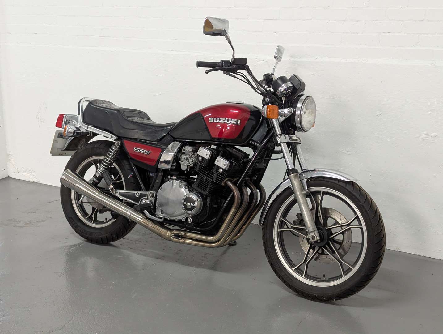<p>1983 SUZUKI GS750 LT</p>