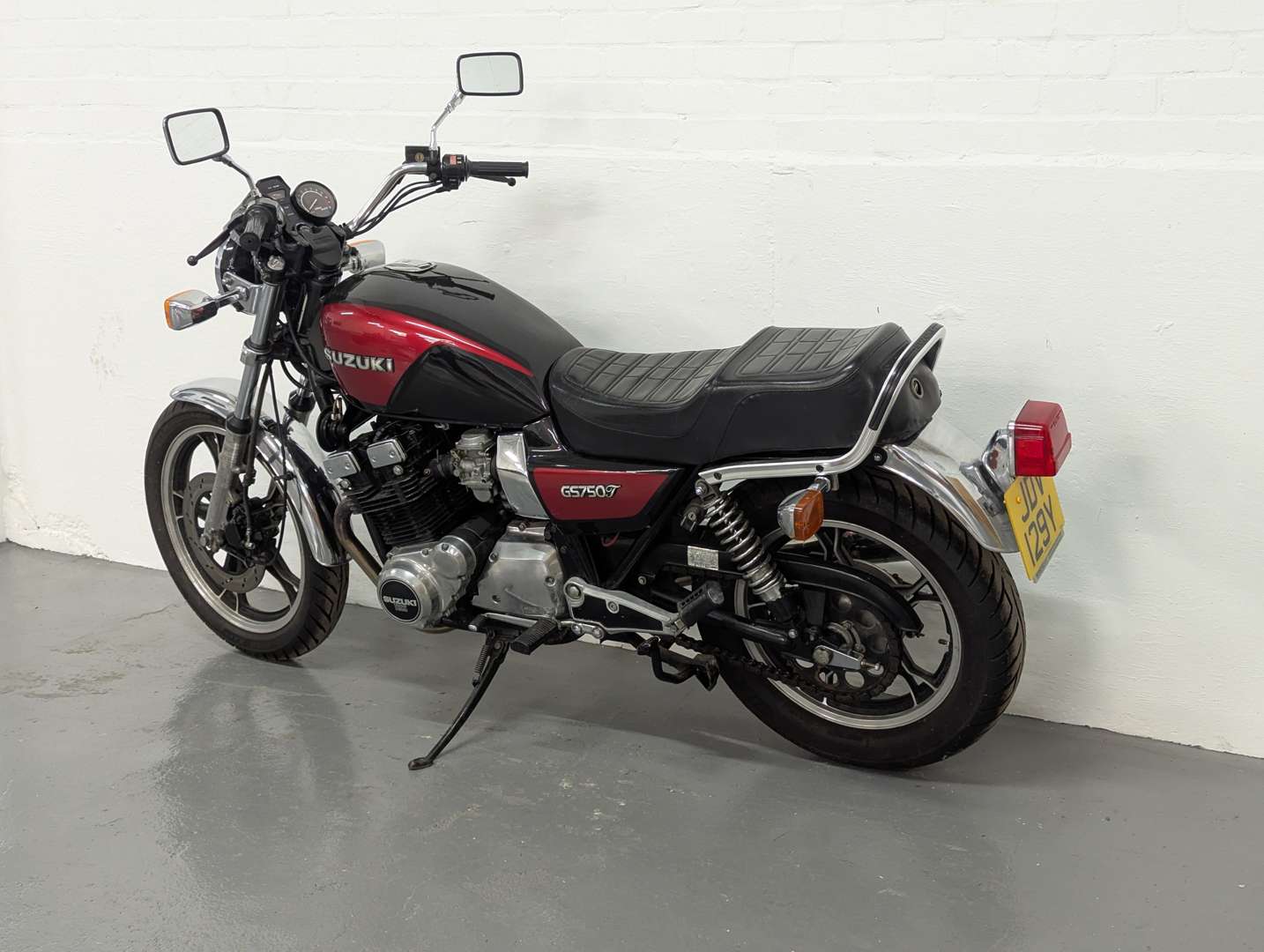 <p>1983 SUZUKI GS750 LT</p>