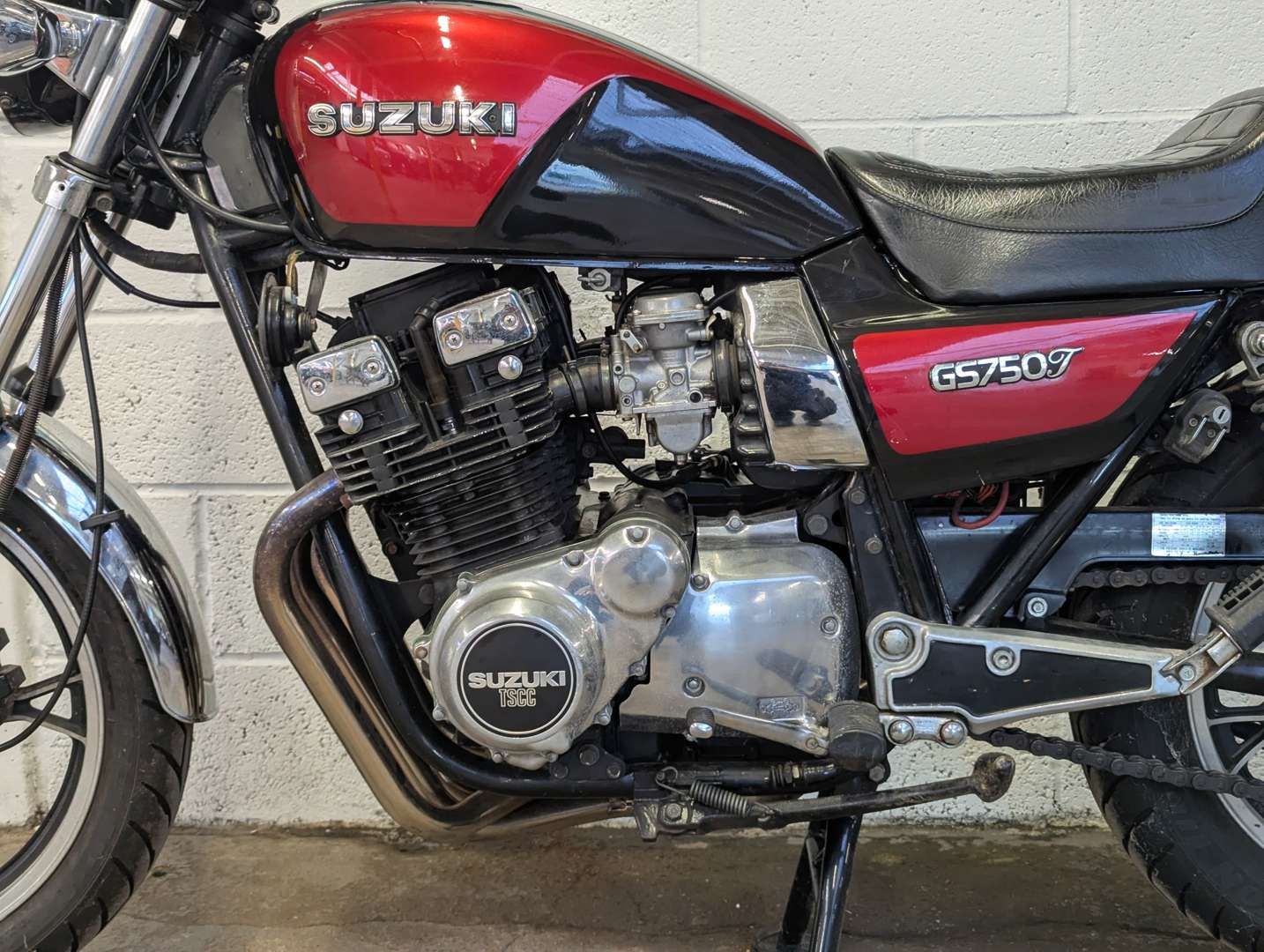 <p>1983 SUZUKI GS750 LT</p>