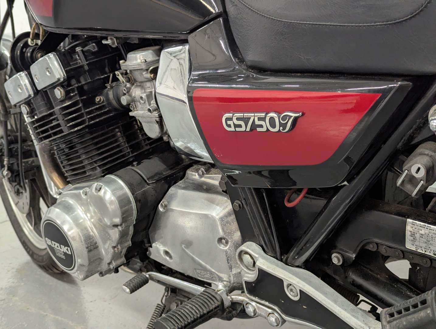 <p>1983 SUZUKI GS750 LT</p>