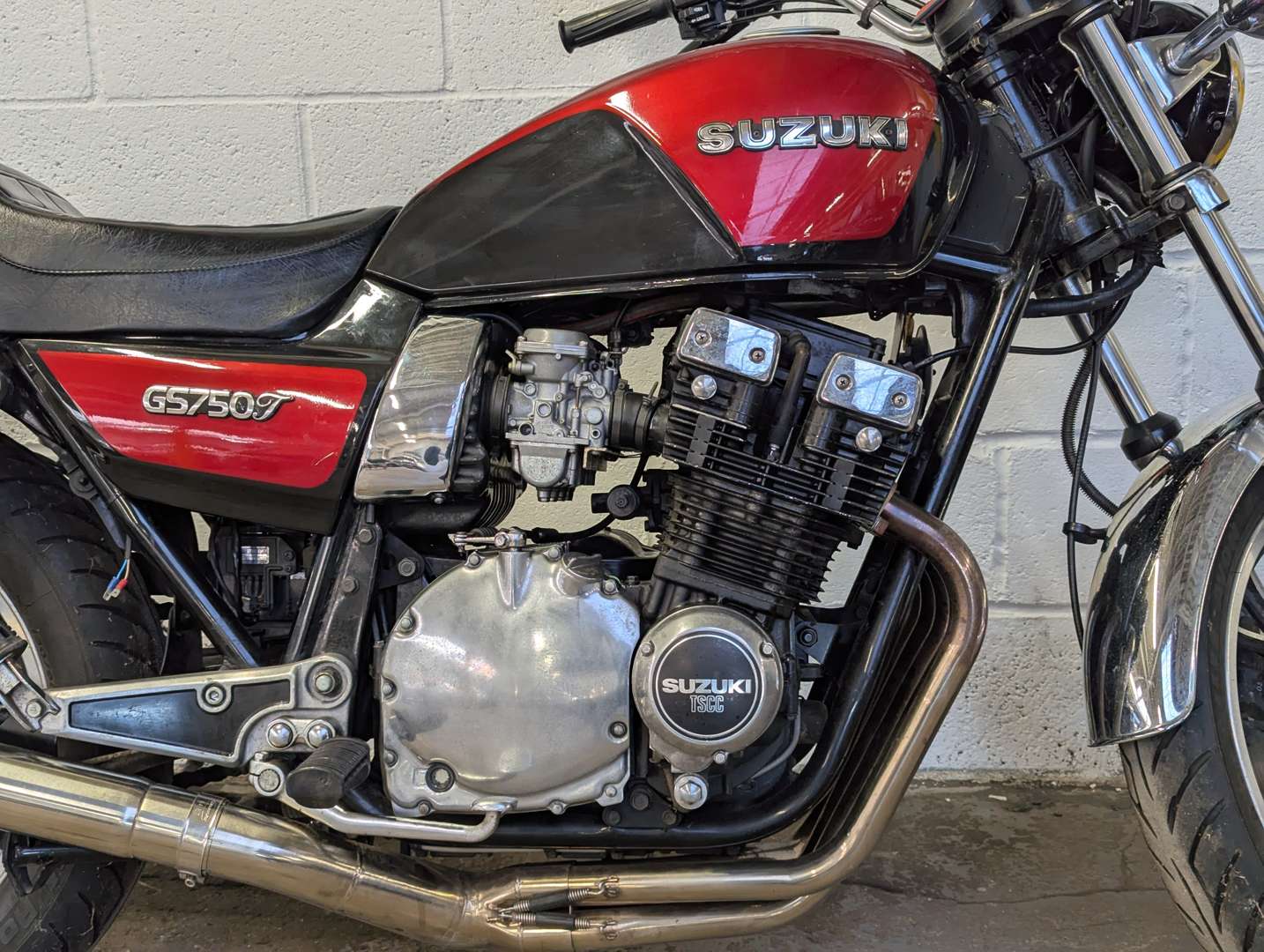 <p>1983 SUZUKI GS750 LT</p>