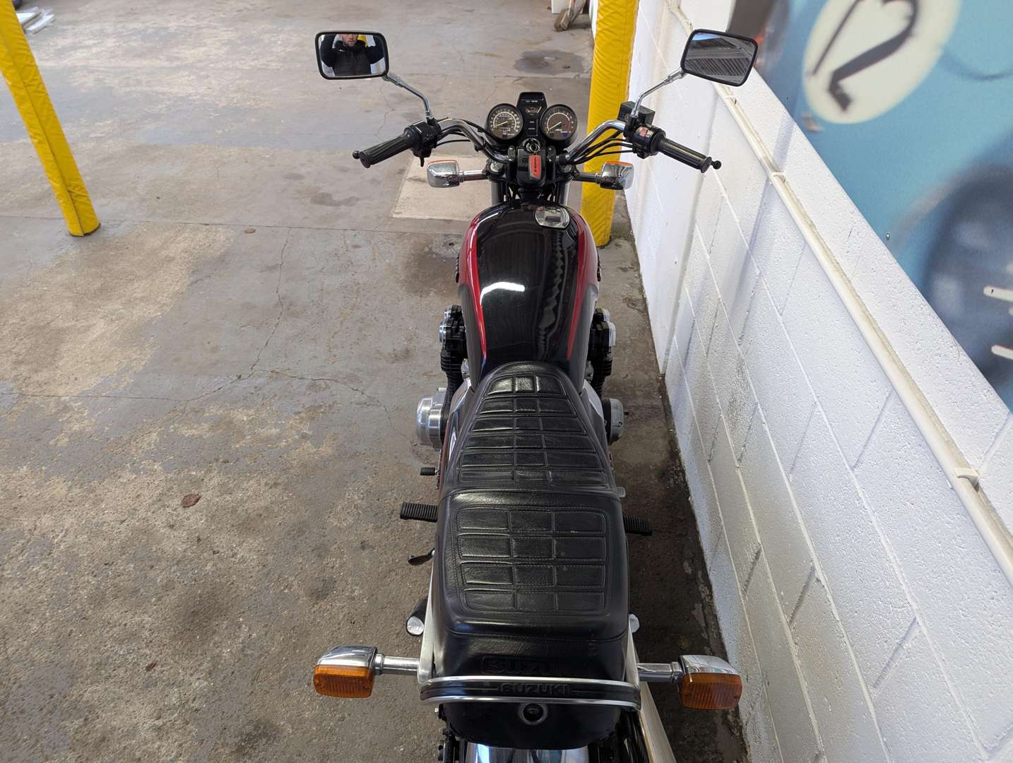 <p>1983 SUZUKI GS750 LT</p>