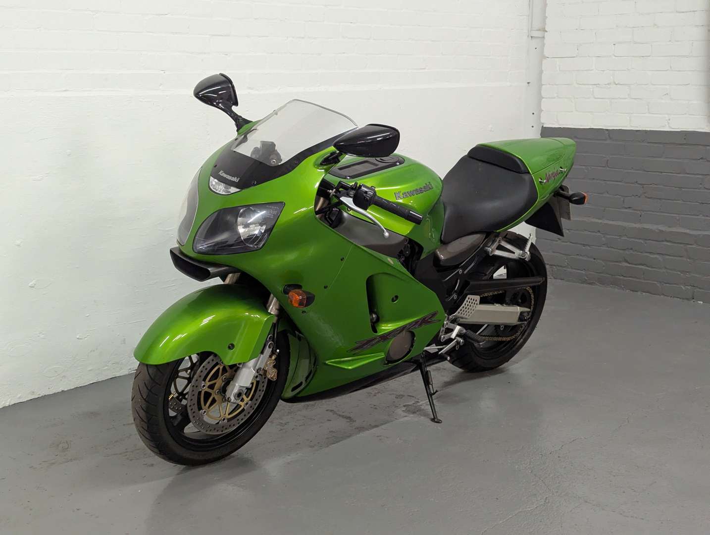 <p>2001 KAWASAKI ZX1200-A1</p>
