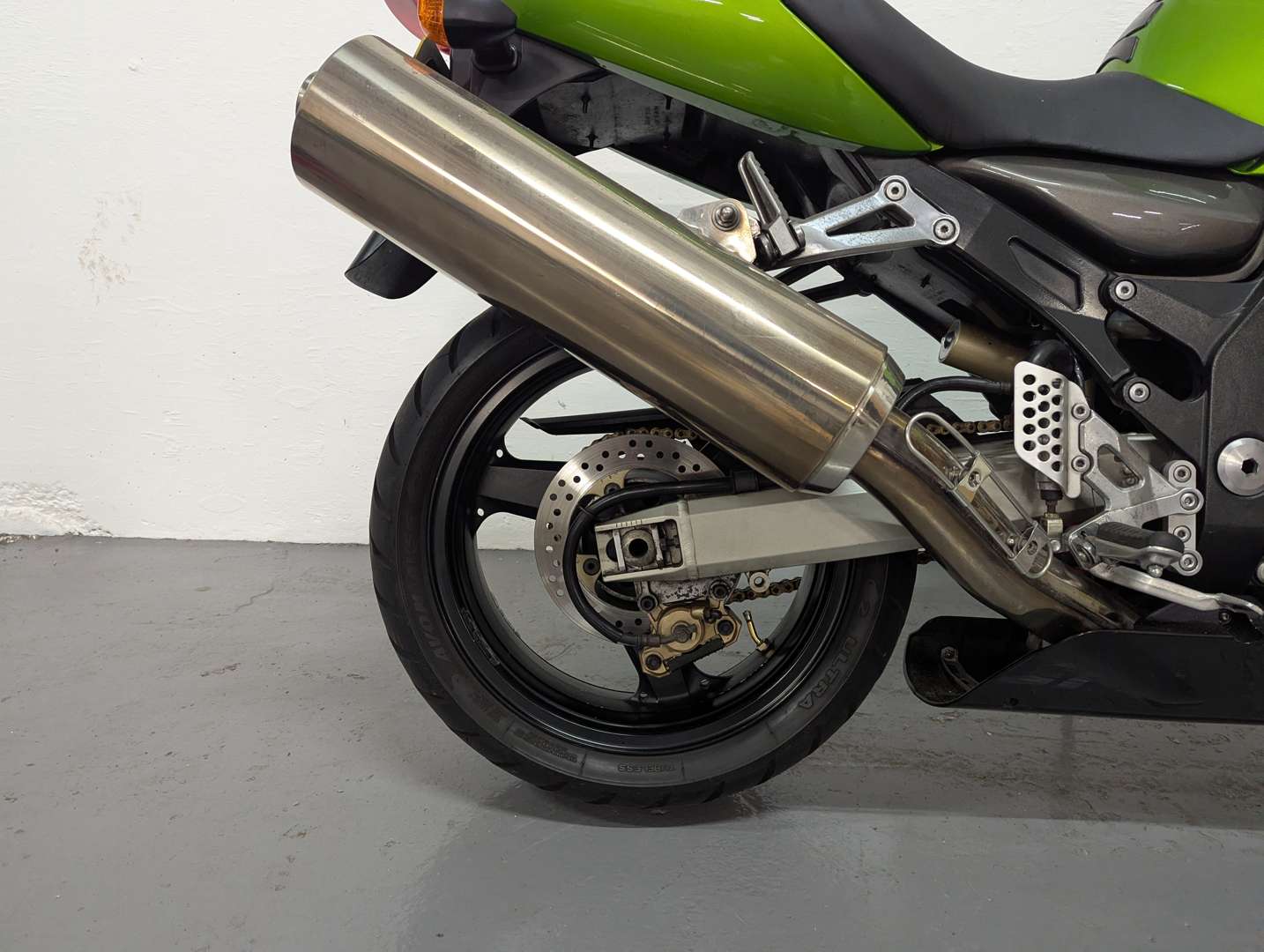 <p>2001 KAWASAKI ZX1200-A1</p>