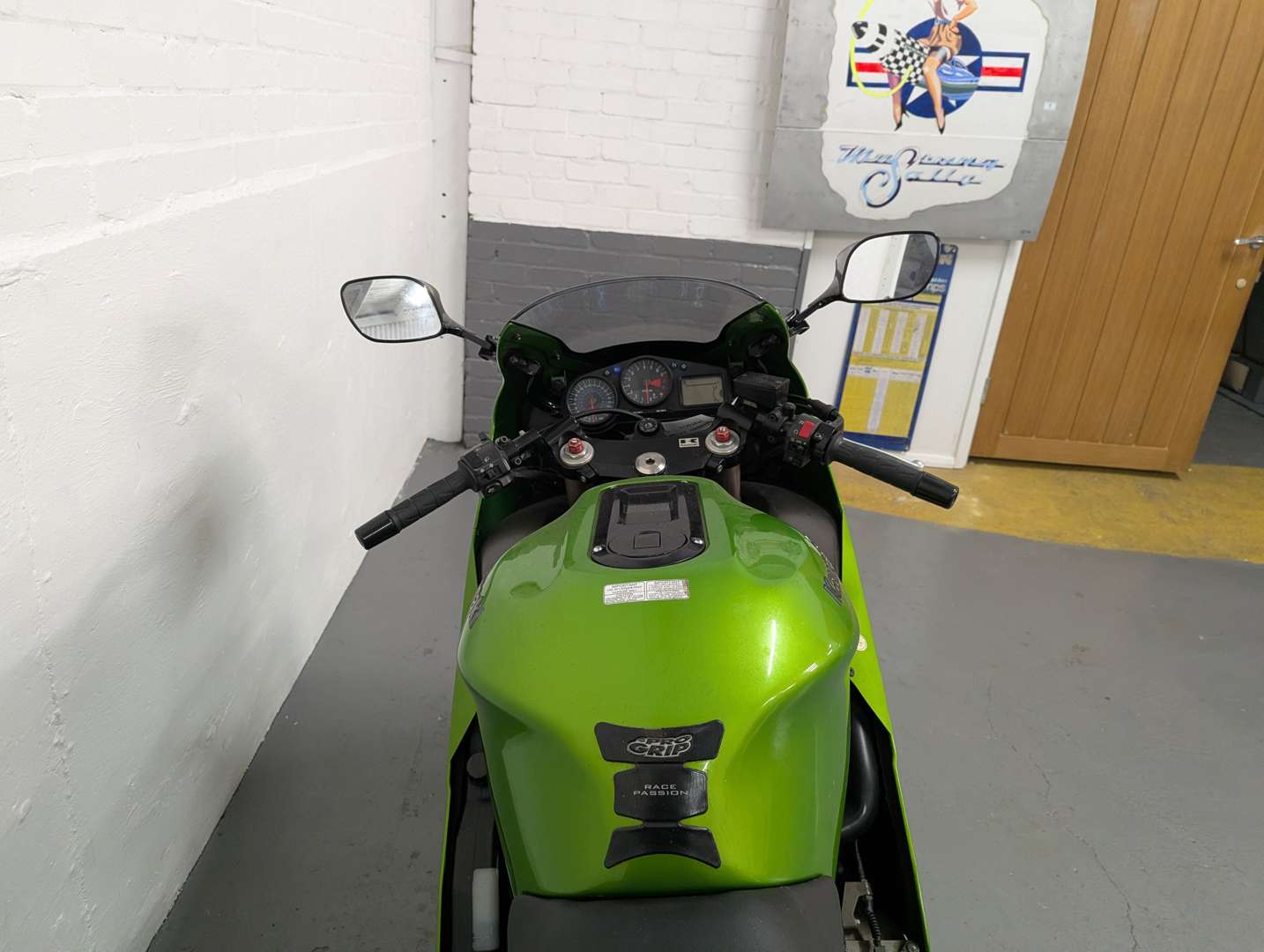 <p>2001 KAWASAKI ZX1200-A1</p>