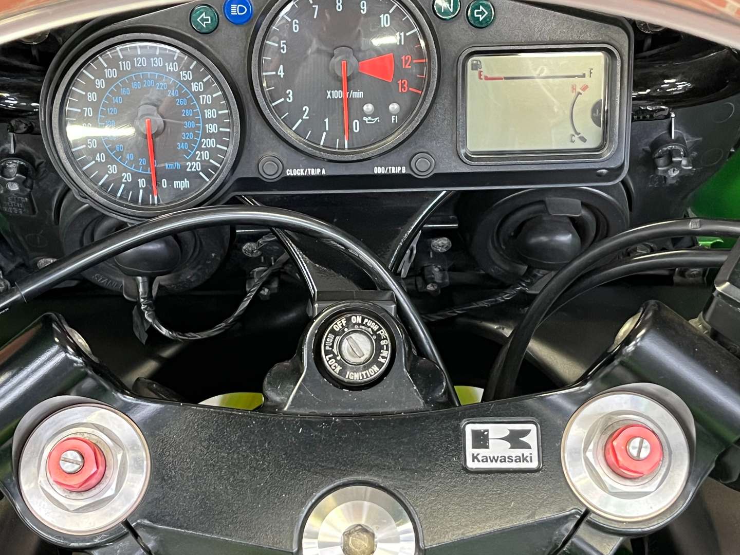 <p>2001 KAWASAKI ZX1200-A1</p>