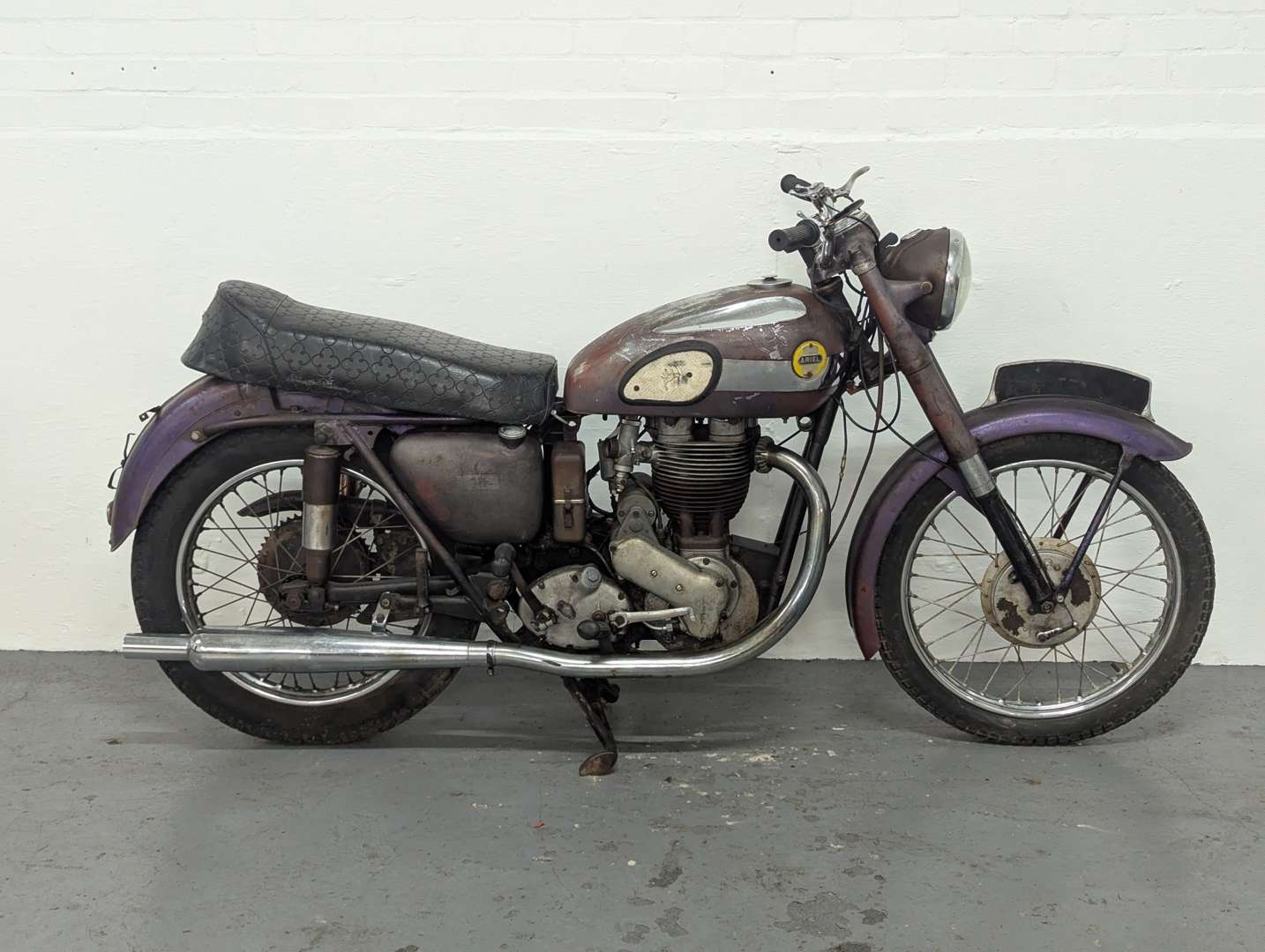 <p>1954 ARIEL RED HUNTER</p>