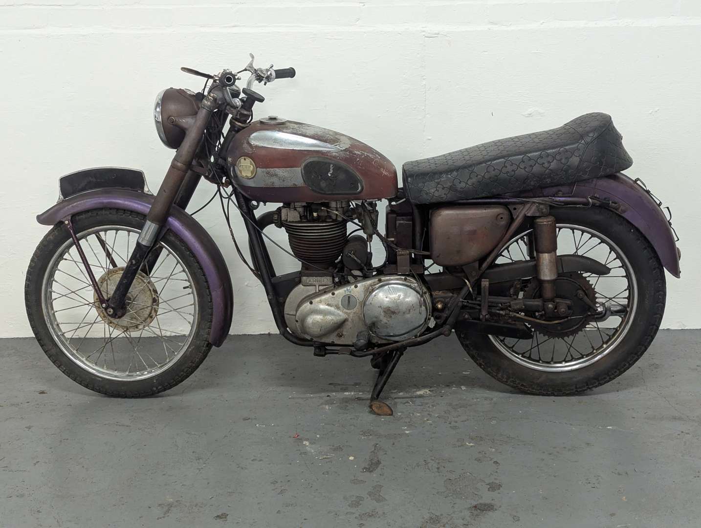 <p>1954 ARIEL RED HUNTER</p>