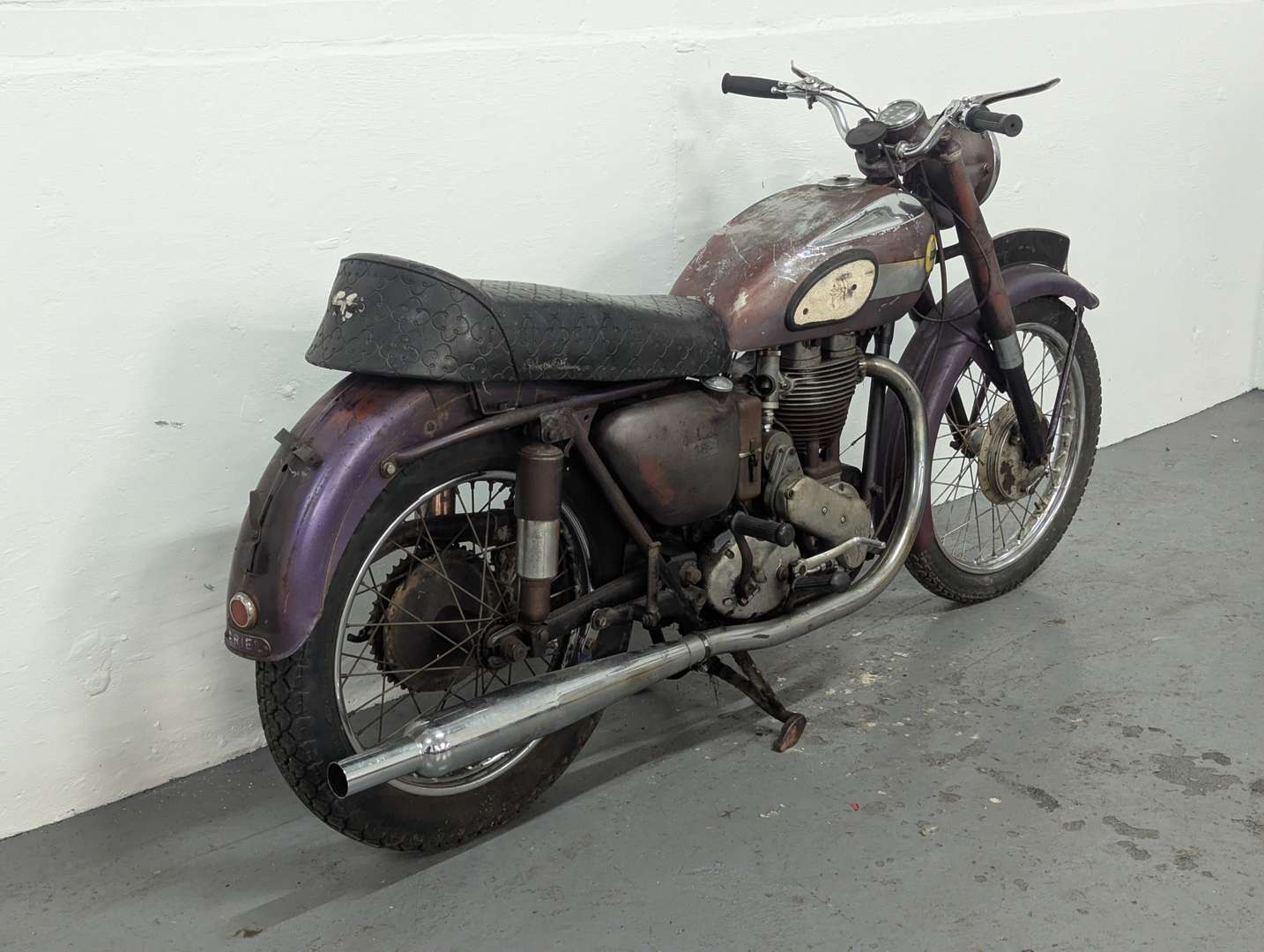 <p>1954 ARIEL RED HUNTER</p>