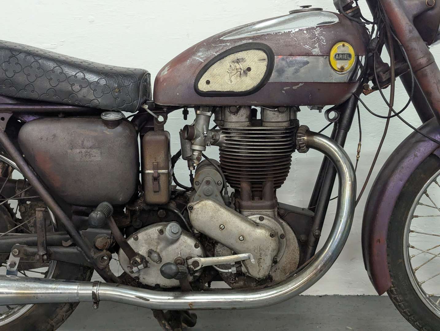 <p>1954 ARIEL RED HUNTER</p>