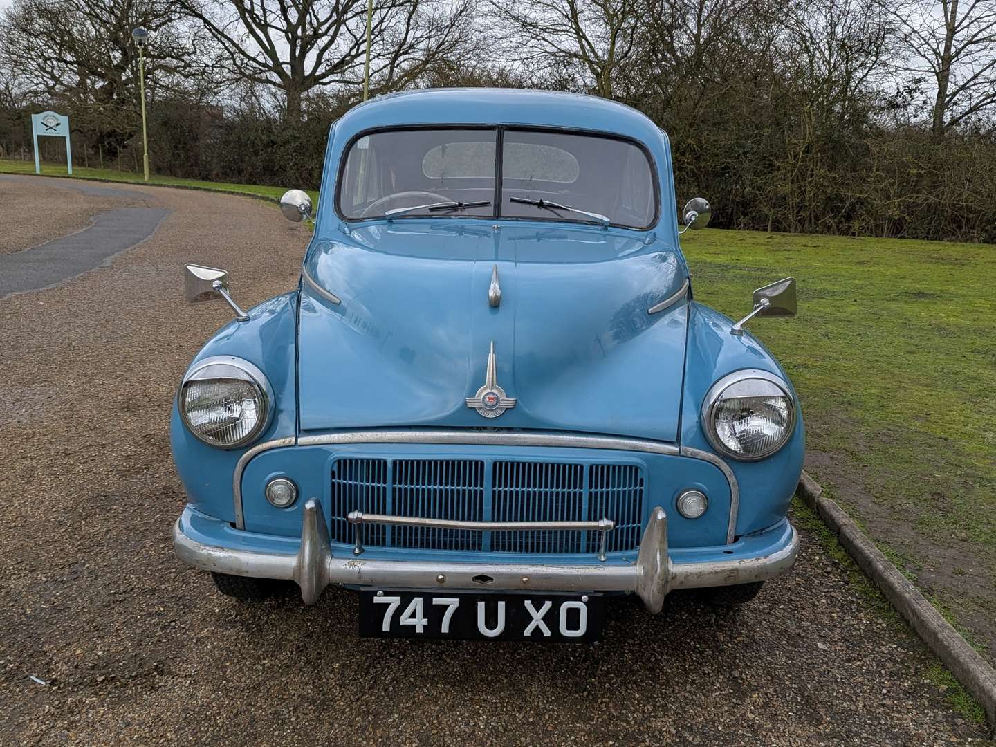 <p>1954 MORRIS MINOR SPLIT-SCREEN SALOON</p>
