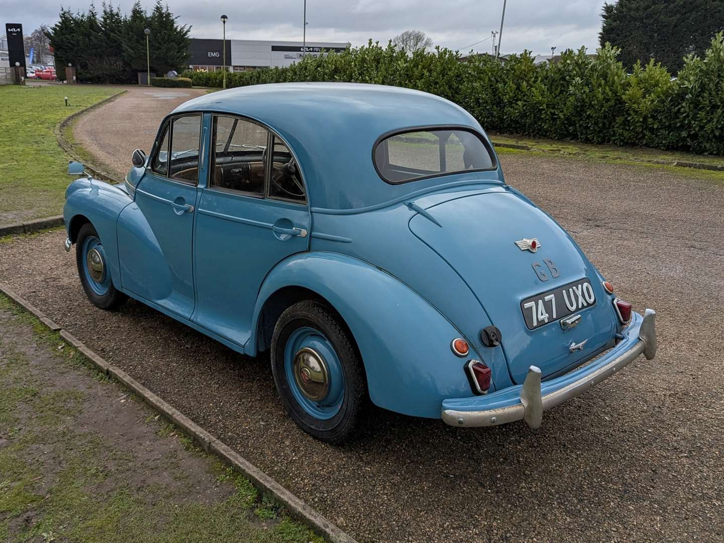 <p>1954 MORRIS MINOR SPLIT-SCREEN SALOON</p>