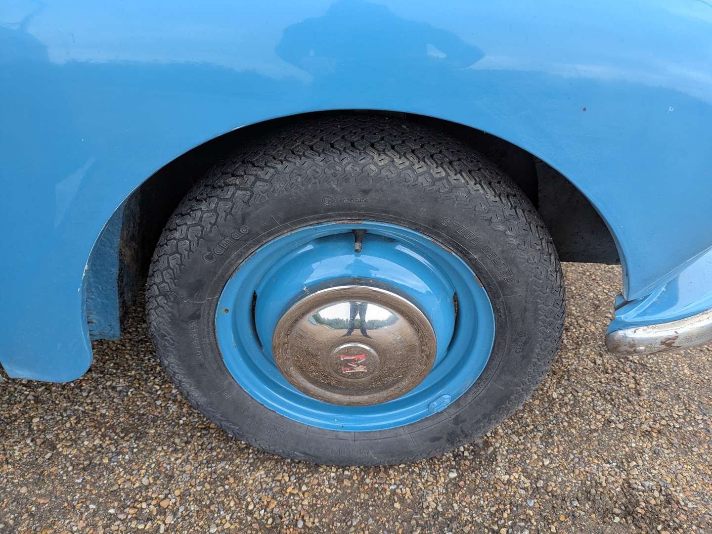 <p>1954 MORRIS MINOR SPLIT-SCREEN SALOON</p>