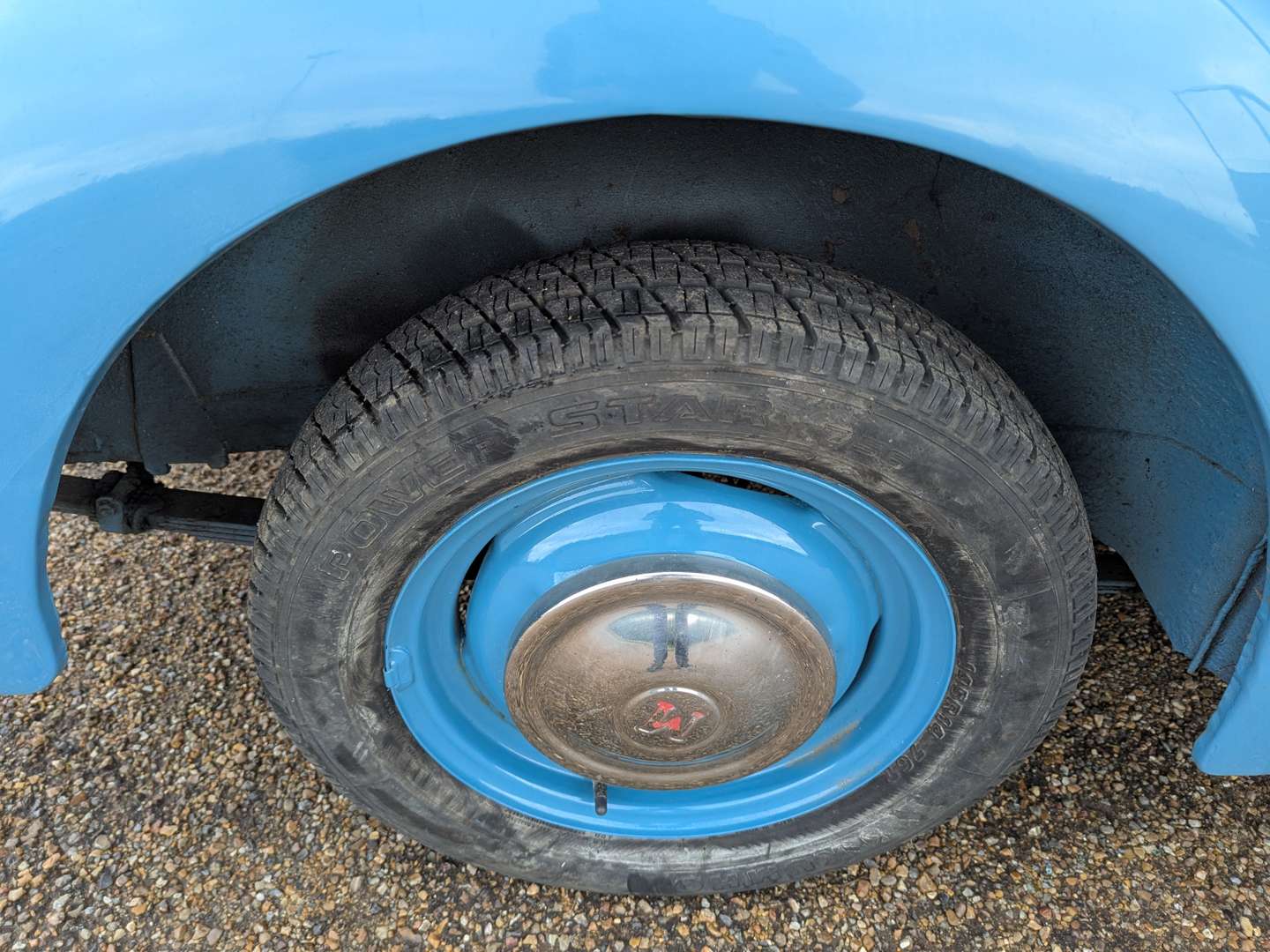 <p>1954 MORRIS MINOR SPLIT-SCREEN SALOON</p>