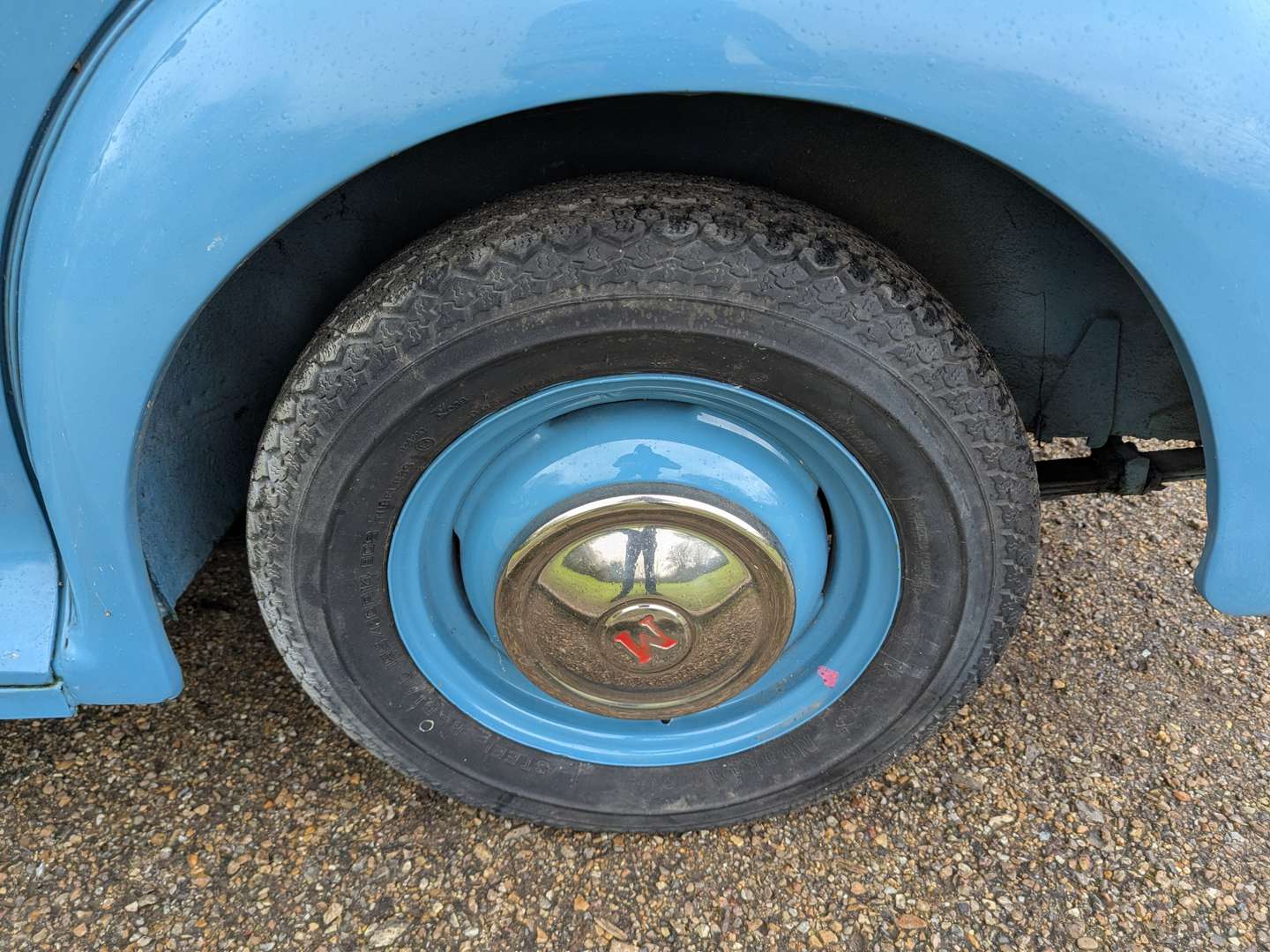 <p>1954 MORRIS MINOR SPLIT-SCREEN SALOON</p>