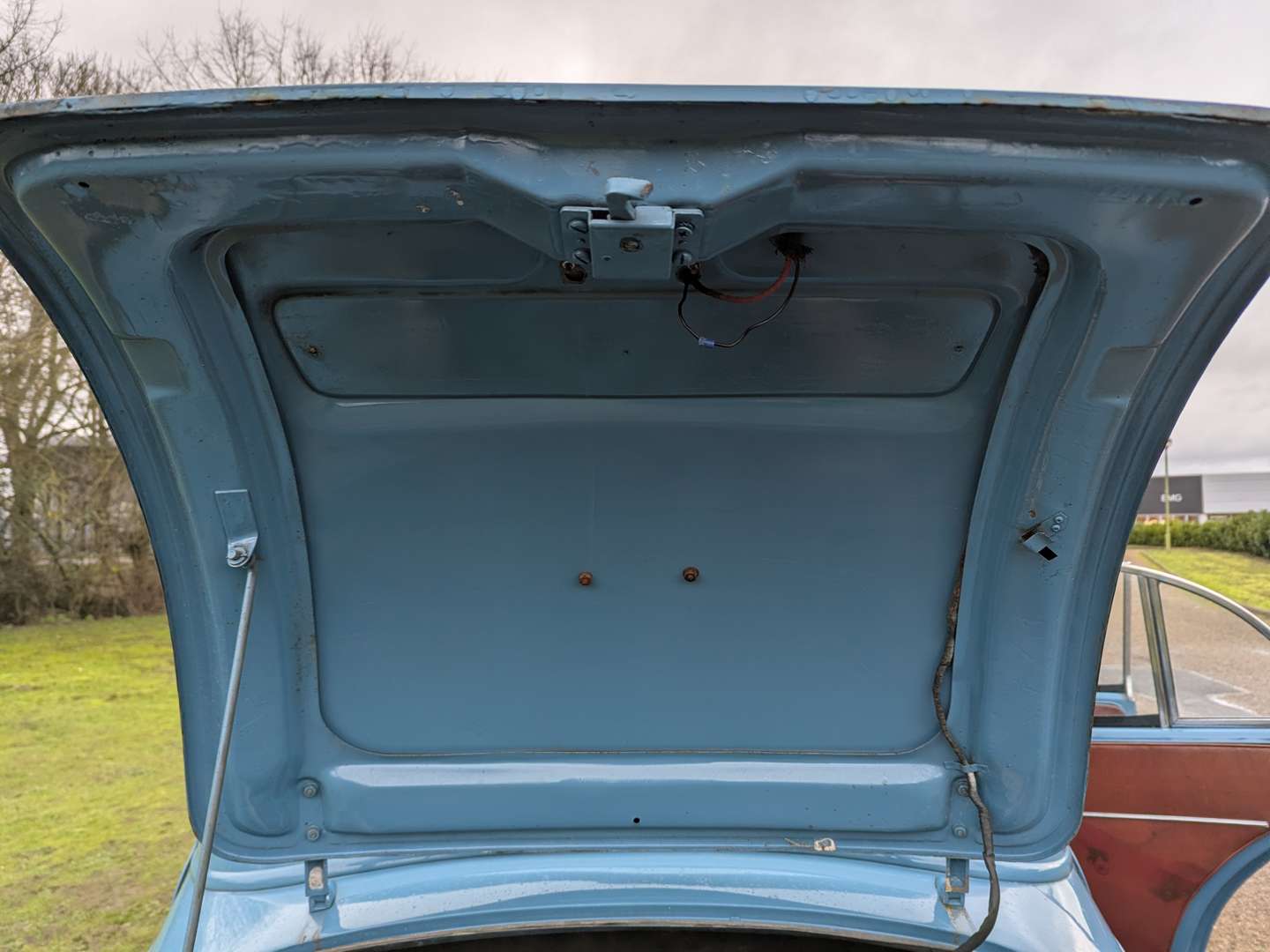 <p>1954 MORRIS MINOR SPLIT-SCREEN SALOON</p>