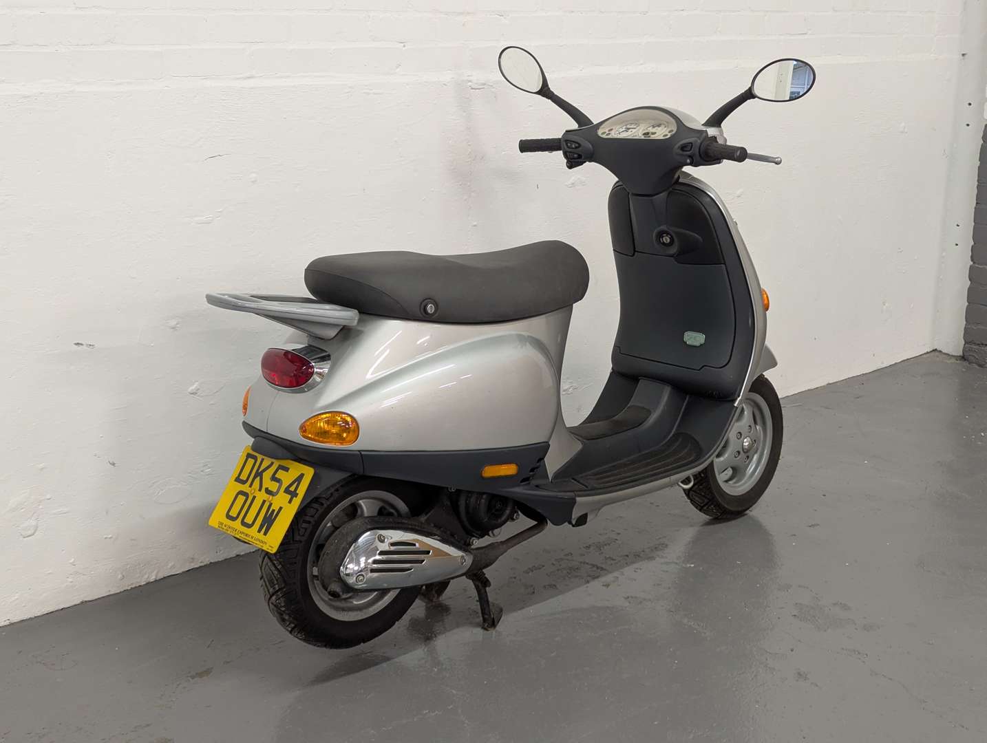 <p>2004 PIAGGIO VESPA ET4</p>