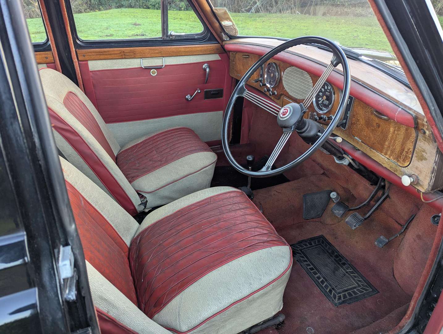 <p>1958 WOLSELEY 1500</p>