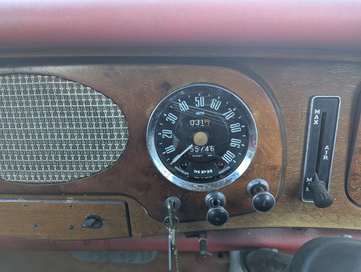 <p>1958 WOLSELEY 1500</p>