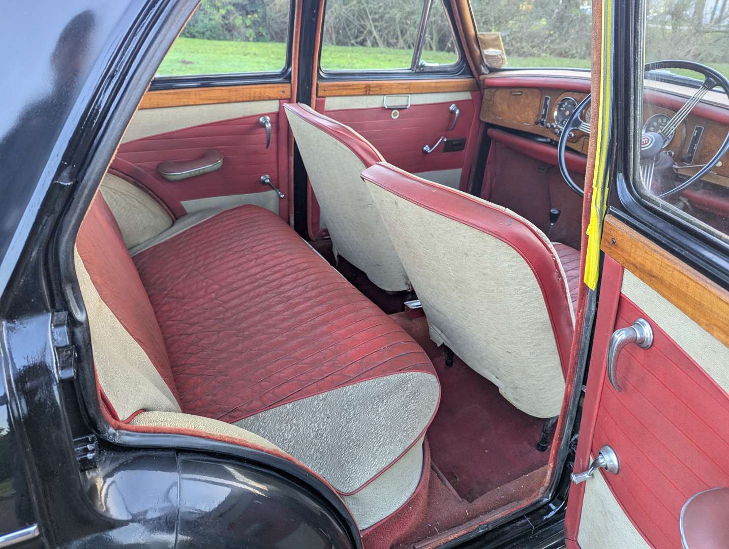 <p>1958 WOLSELEY 1500</p>