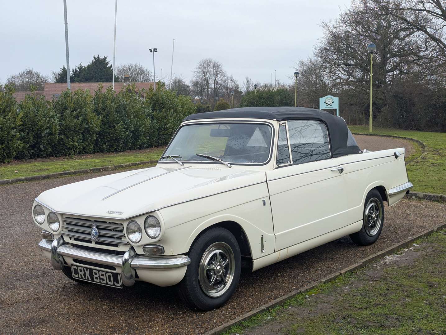 <p>1971 TRIUMPH VITESSE CONVERTIBLE</p>