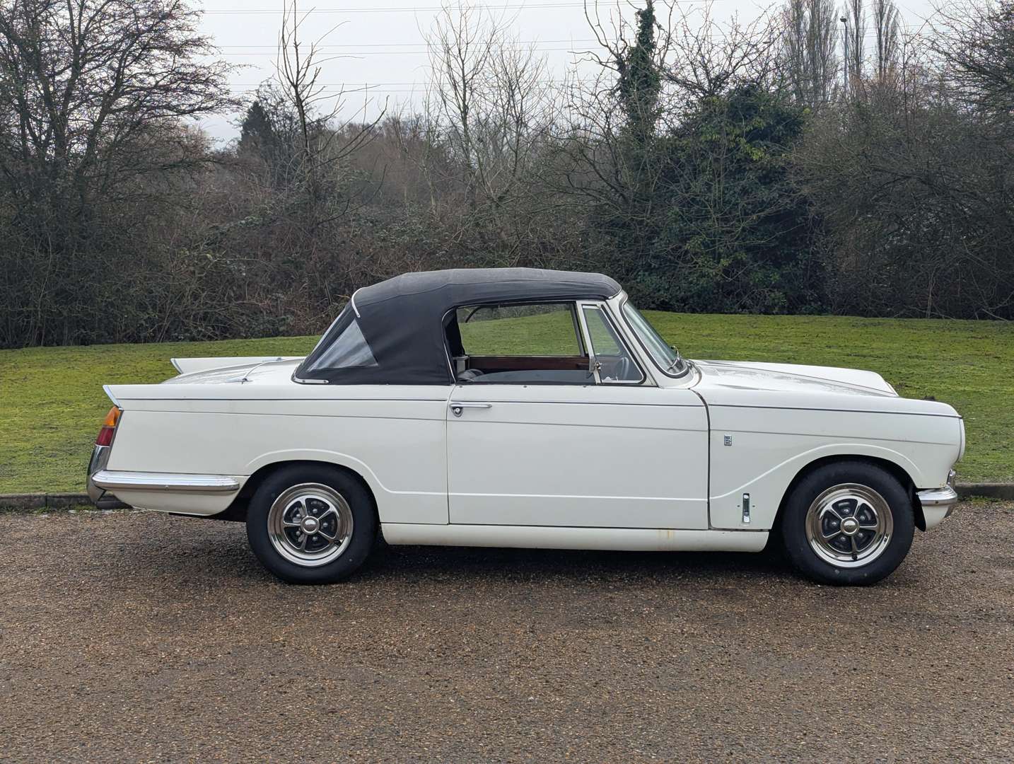 <p>1971 TRIUMPH VITESSE CONVERTIBLE</p>