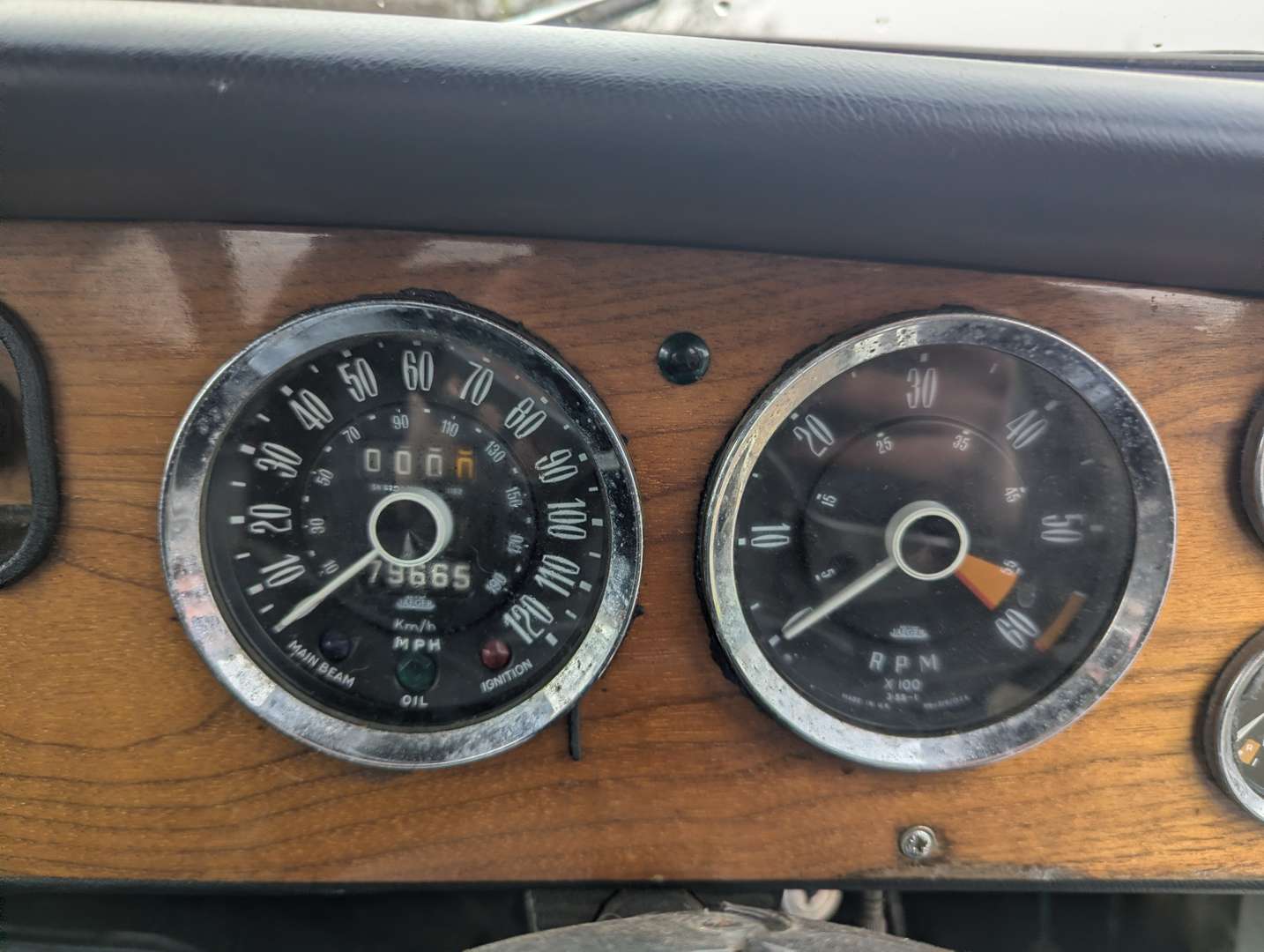 <p>1971 TRIUMPH VITESSE CONVERTIBLE</p>