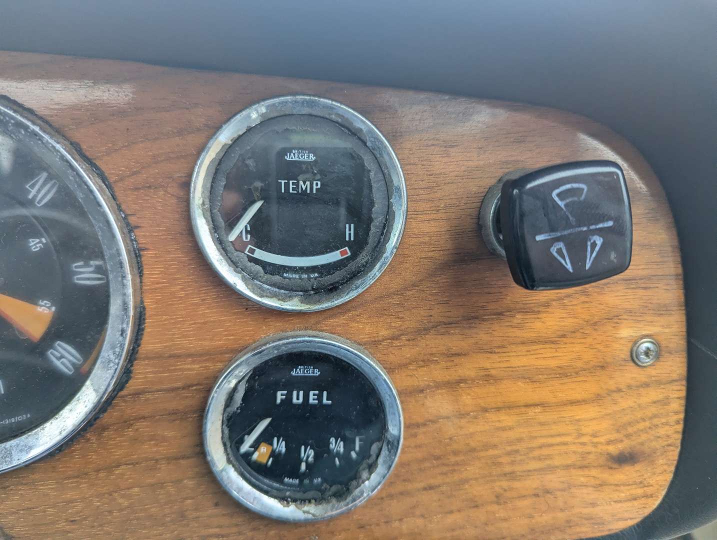 <p>1971 TRIUMPH VITESSE CONVERTIBLE</p>