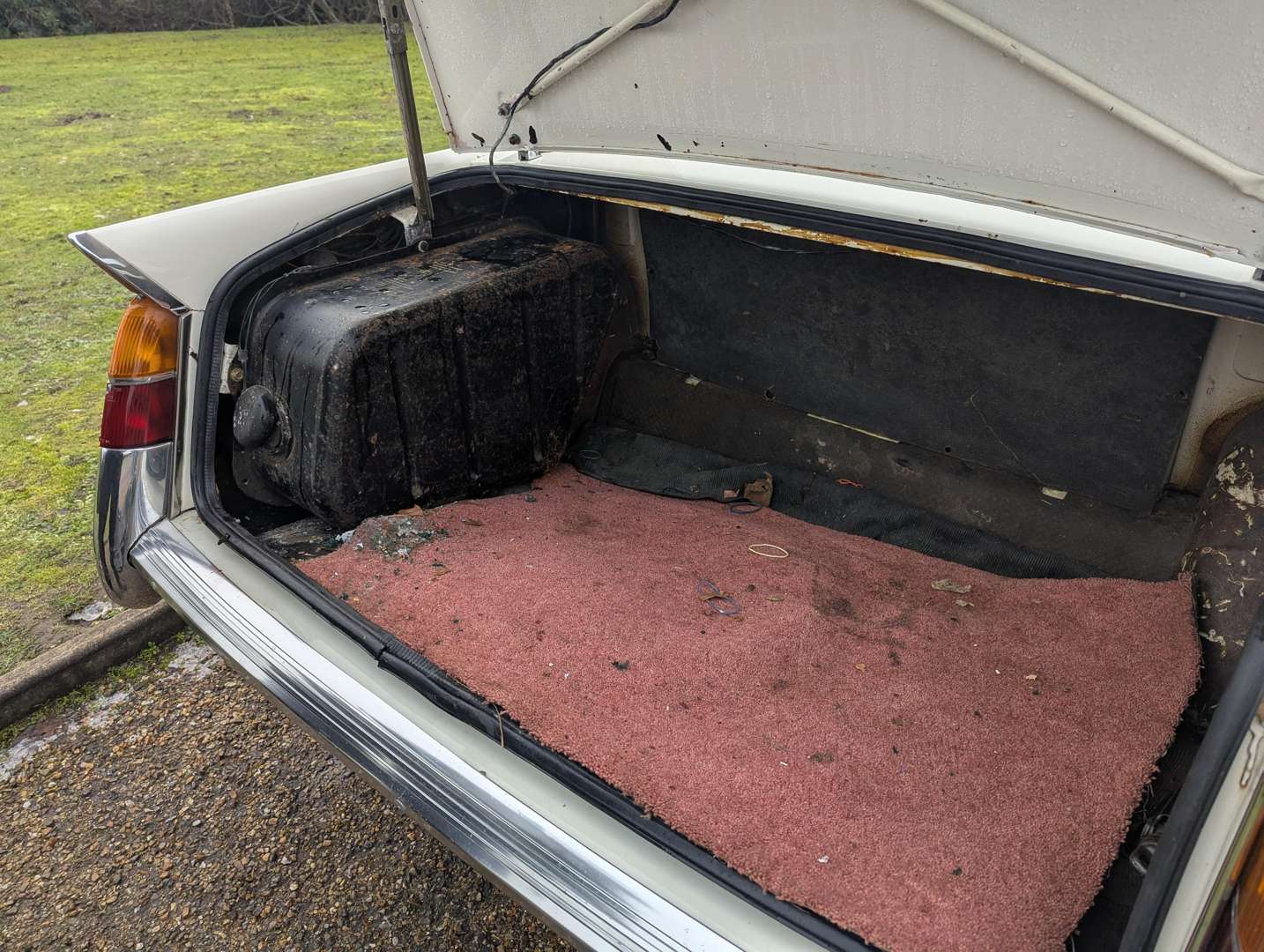 <p>1971 TRIUMPH VITESSE CONVERTIBLE</p>