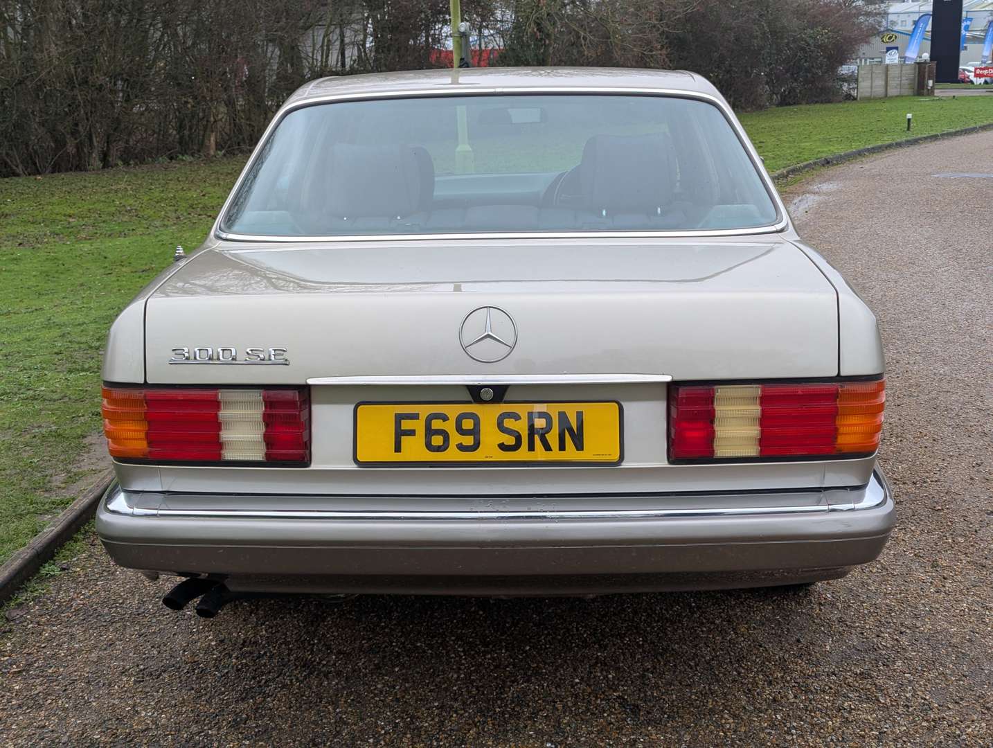 <p>1988 MERCEDES 300 SE W126 AUTO</p>