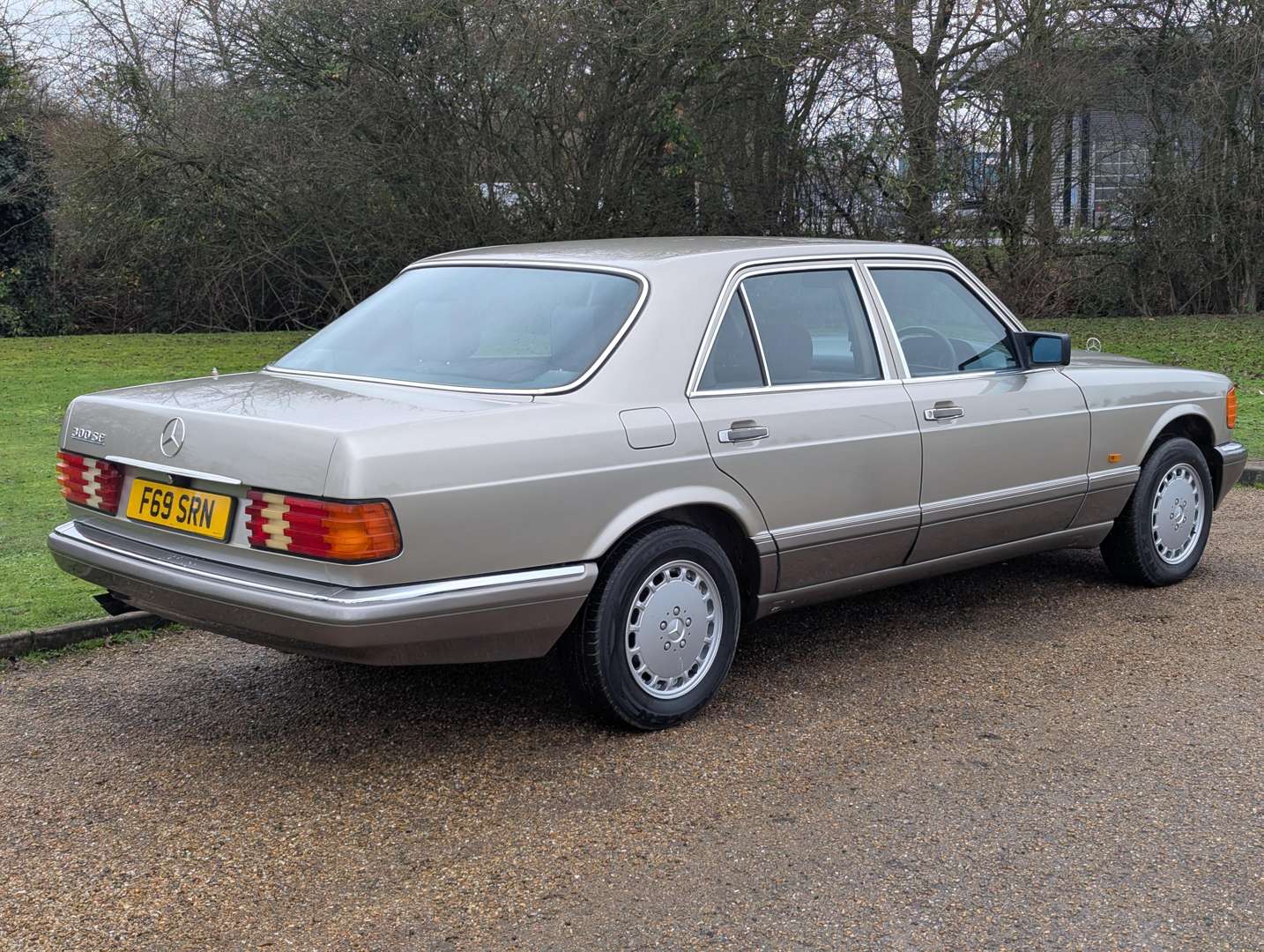 <p>1988 MERCEDES 300 SE W126 AUTO</p>