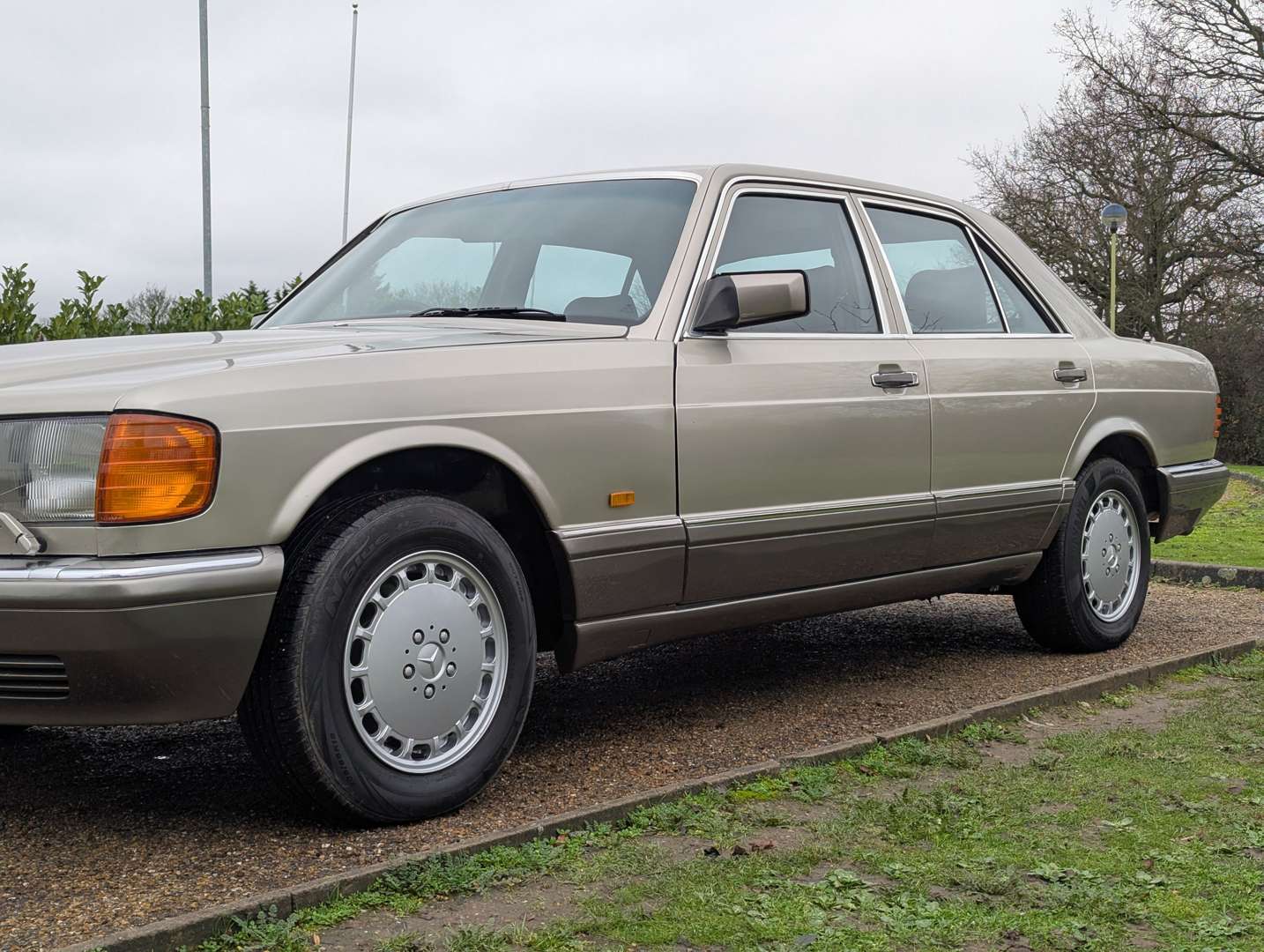 <p>1988 MERCEDES 300 SE W126 AUTO</p>