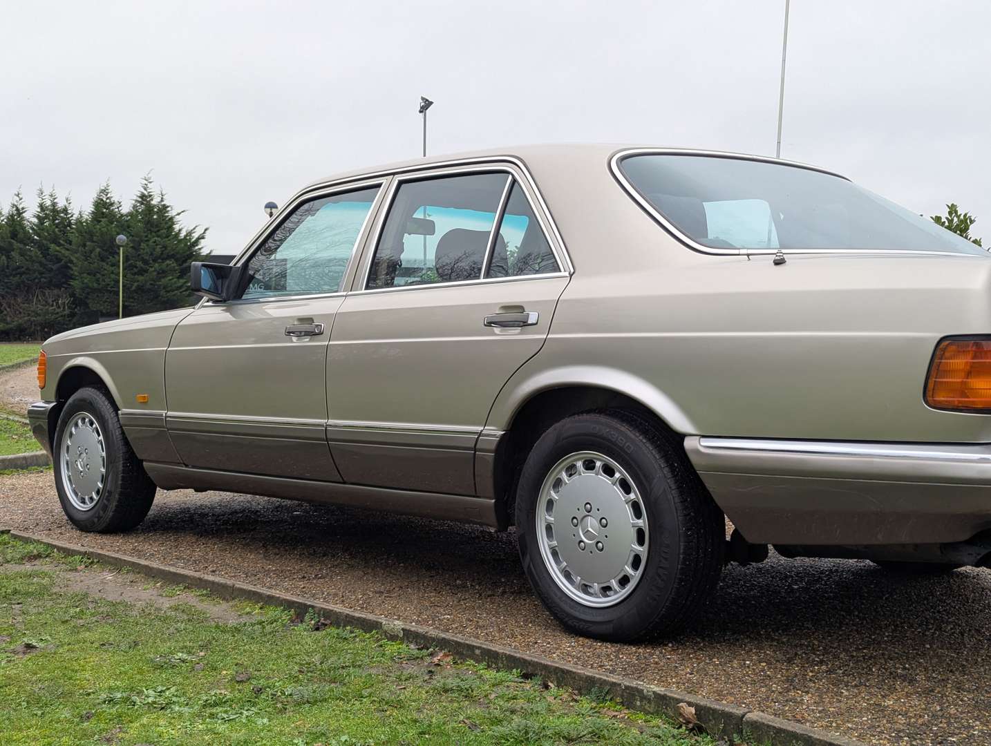 <p>1988 MERCEDES 300 SE W126 AUTO</p>