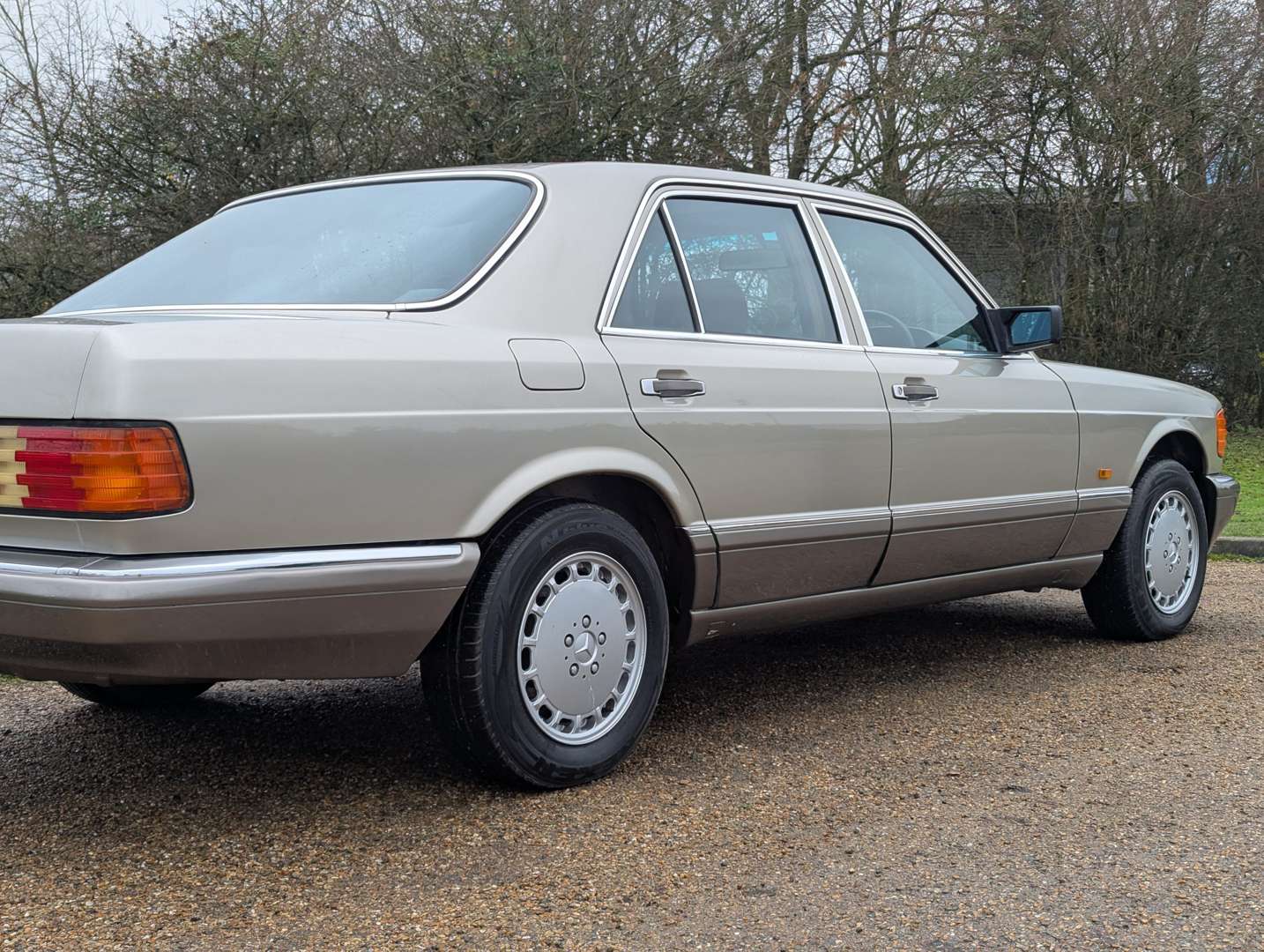 <p>1988 MERCEDES 300 SE W126 AUTO</p>