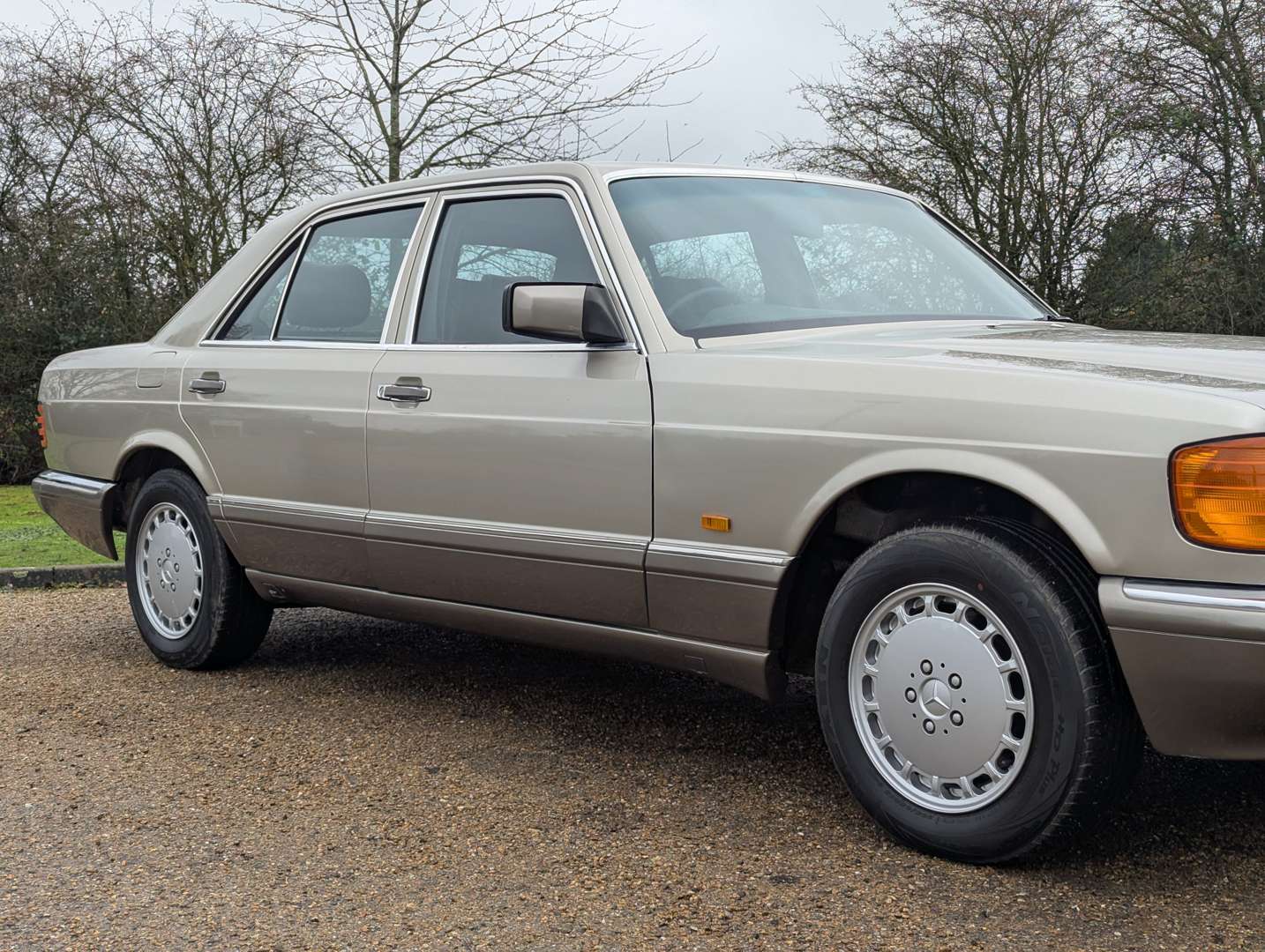 <p>1988 MERCEDES 300 SE W126 AUTO</p>