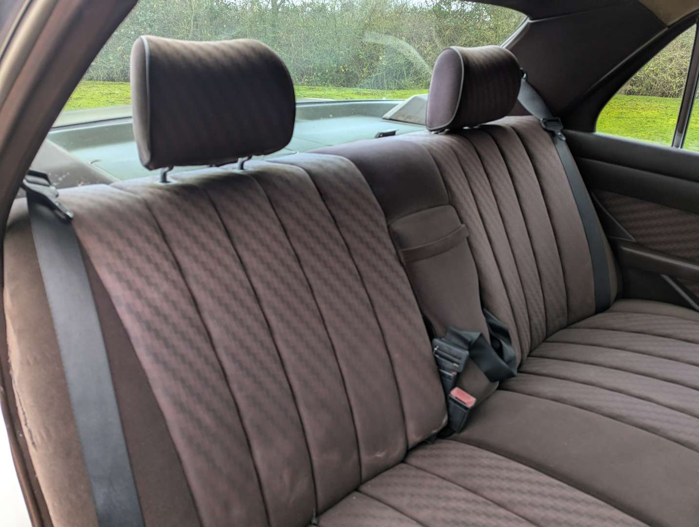 <p>1988 MERCEDES 300 SE W126 AUTO</p>