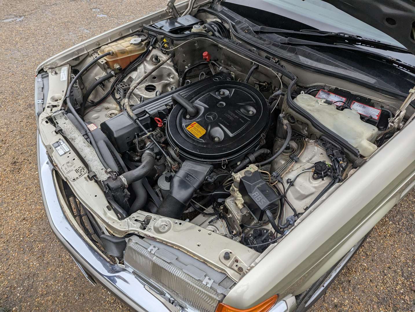 <p>1988 MERCEDES 300 SE W126 AUTO</p>
