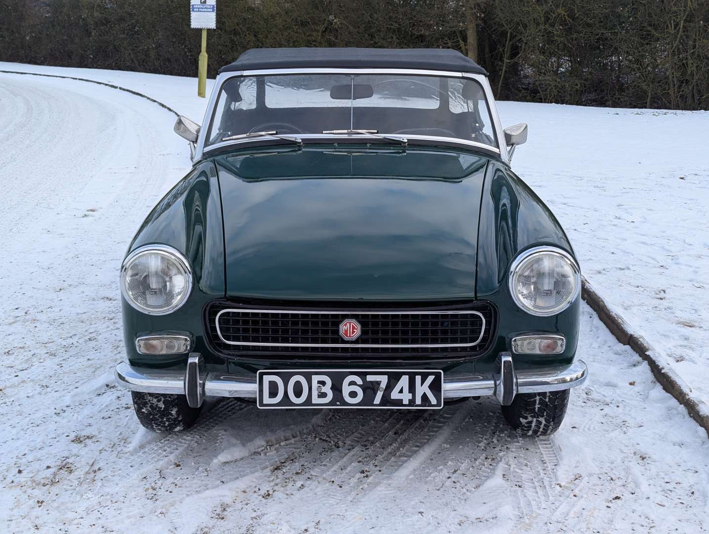 <p>1972 MG MIDGET</p>