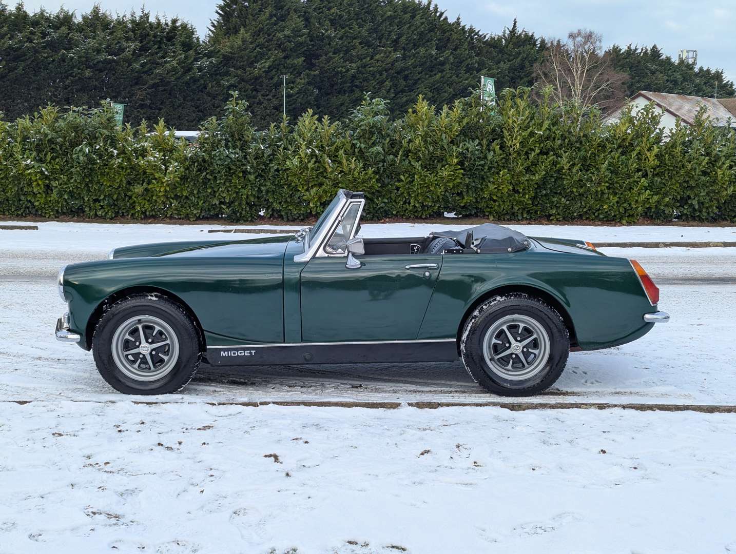 <p>1972 MG MIDGET</p>