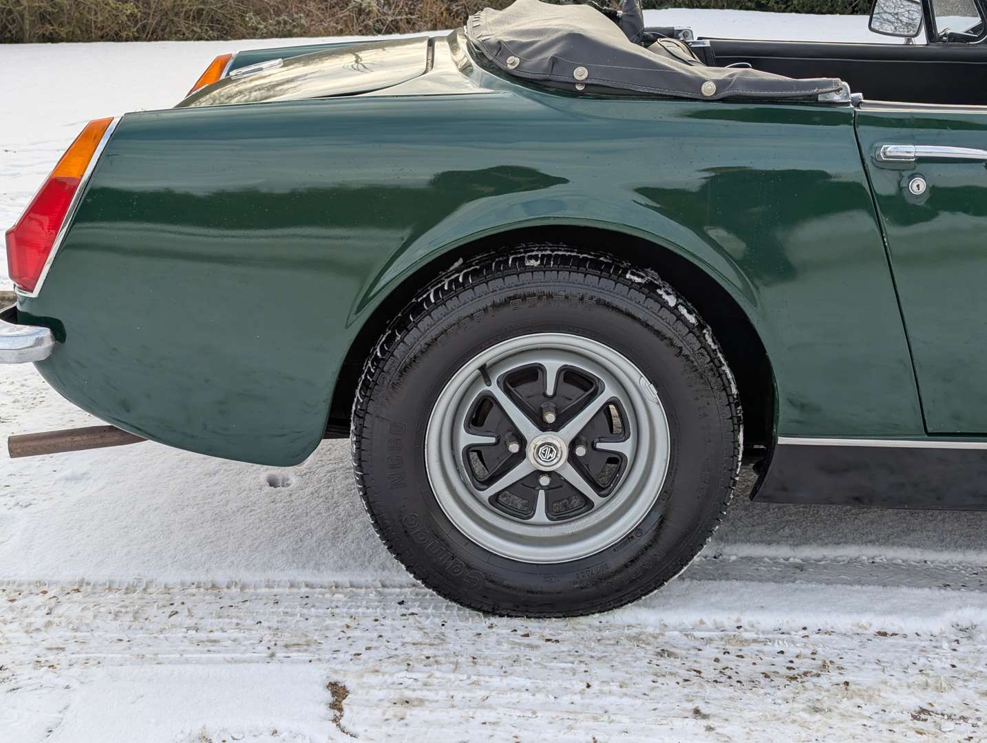 <p>1972 MG MIDGET</p>
