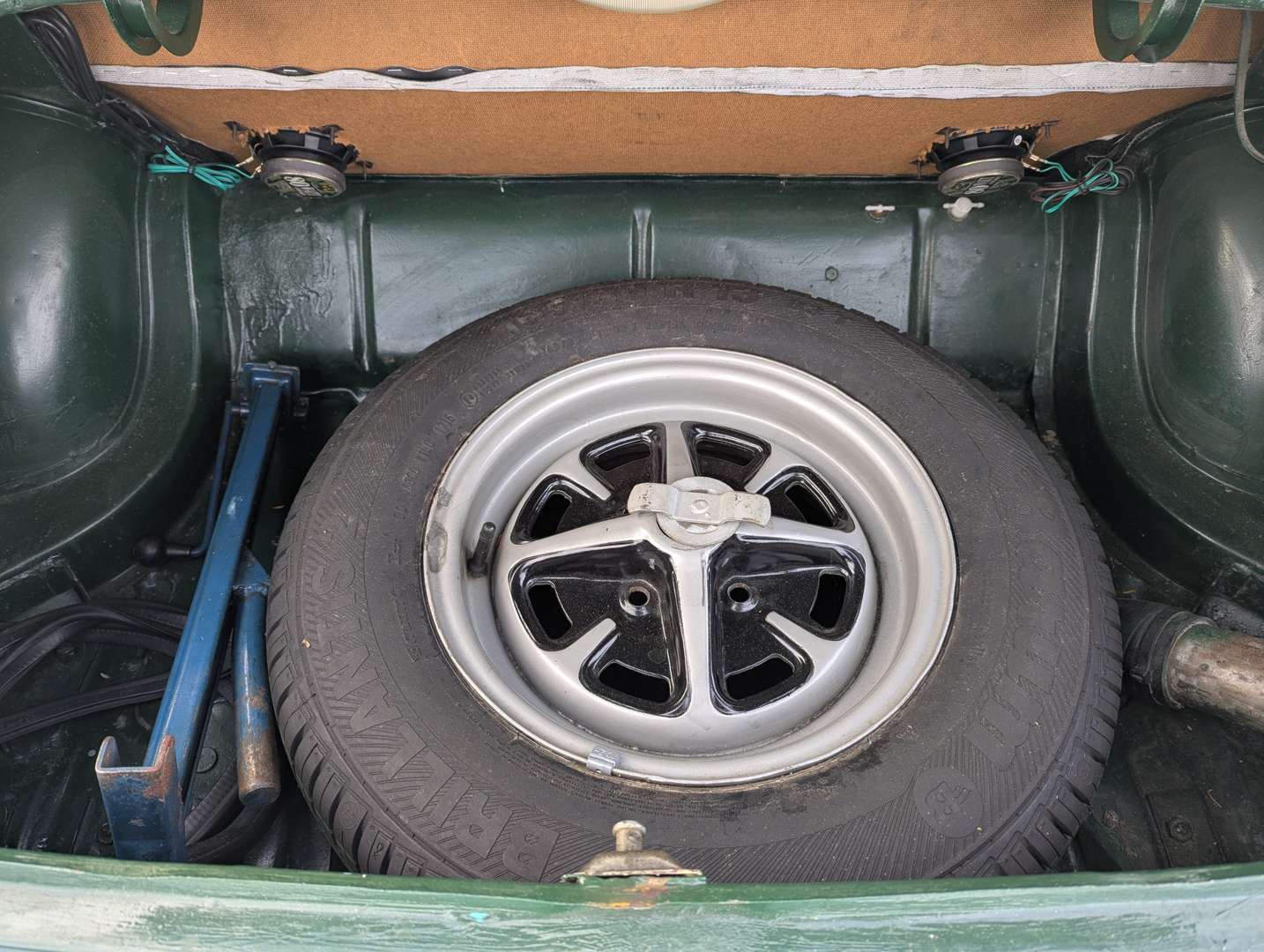 <p>1972 MG MIDGET</p>