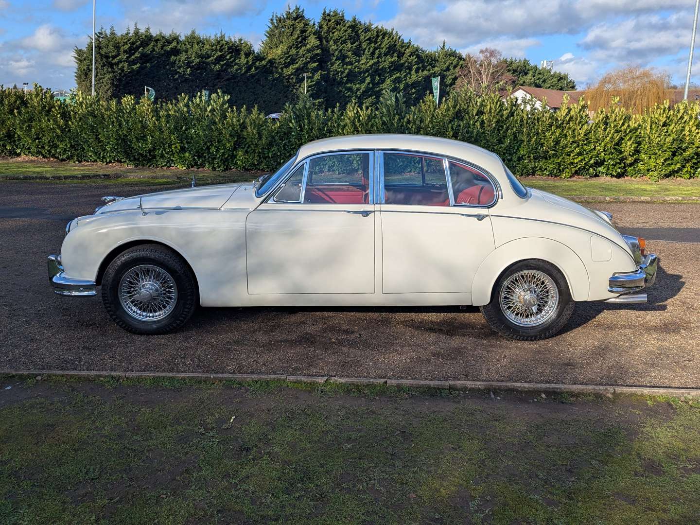<p>1961 JAGUAR 3.8 MKII</p>