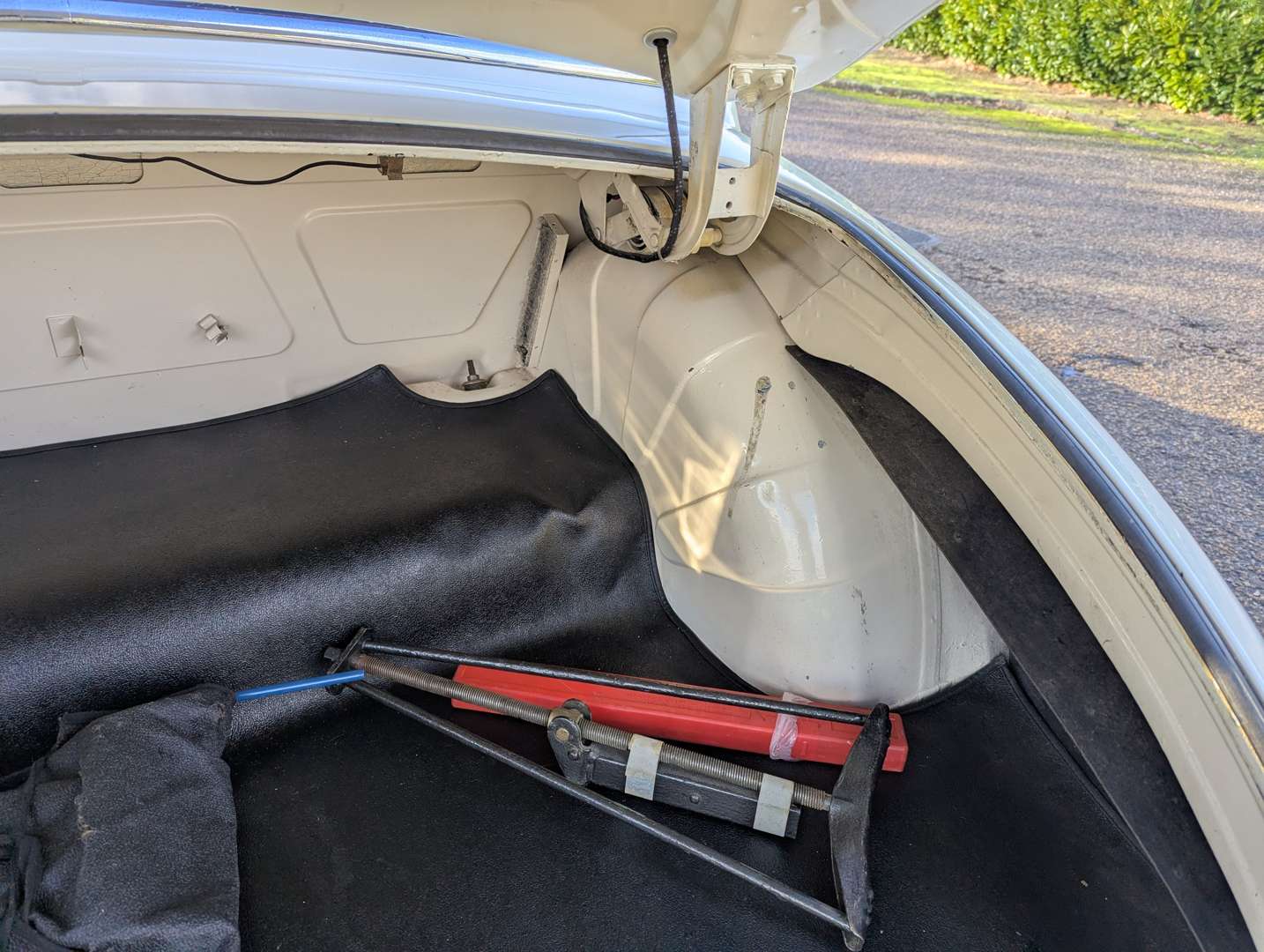 <p>1961 JAGUAR 3.8 MKII</p>