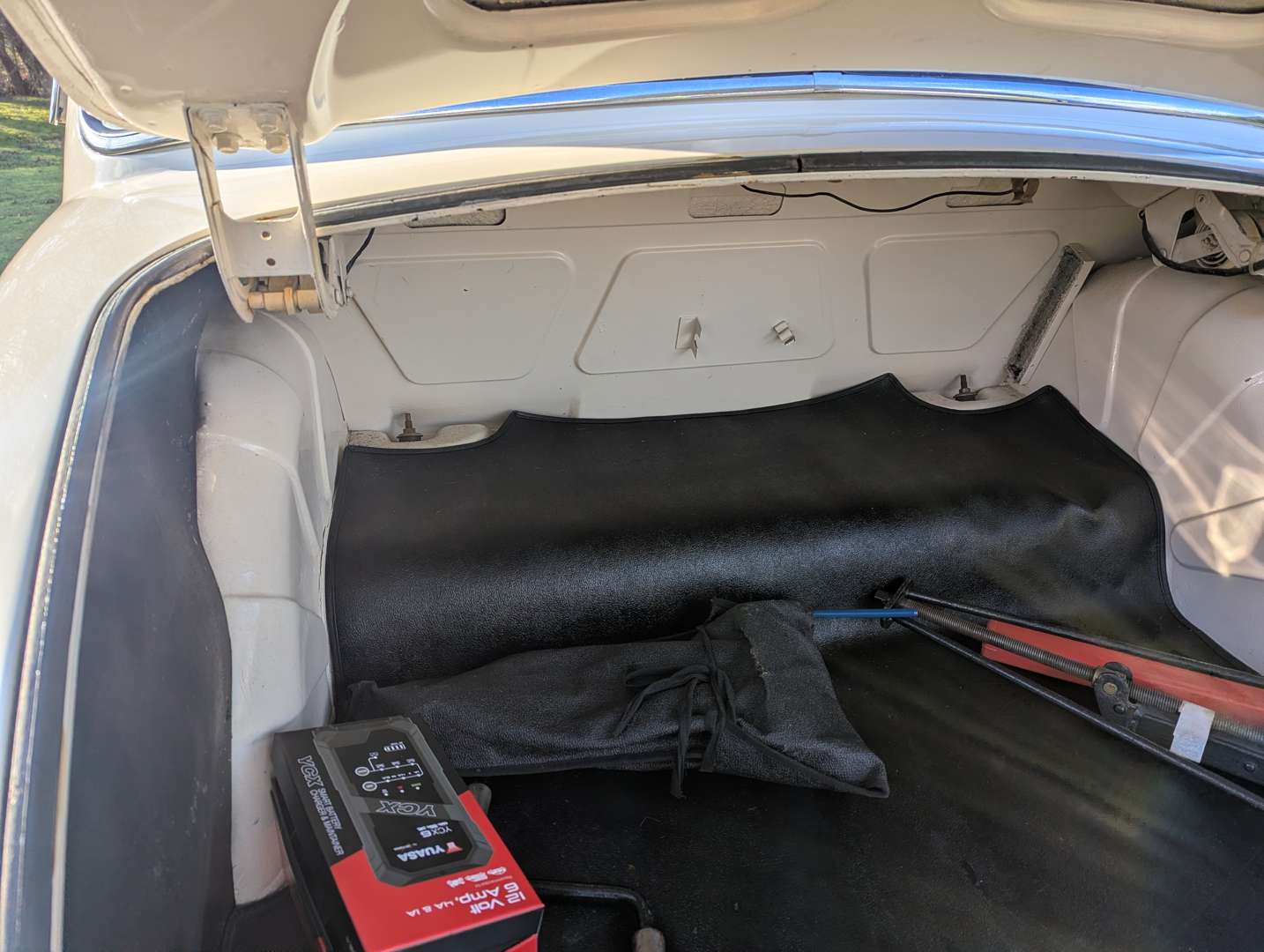 <p>1961 JAGUAR 3.8 MKII</p>