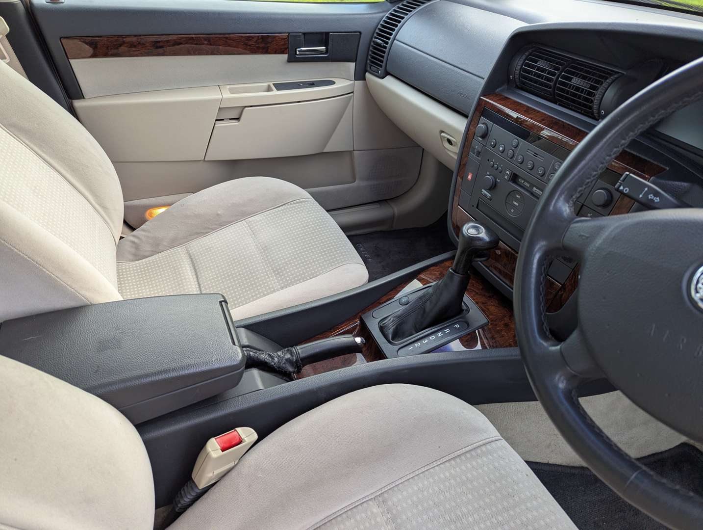 <p>2001 VAUXHALL OMEGA CDX V6 AUTO ESTATE</p>