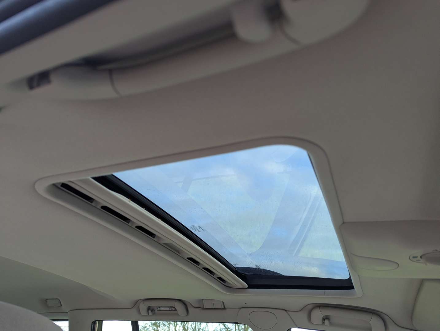 <p>2001 VAUXHALL OMEGA CDX V6 AUTO ESTATE</p>