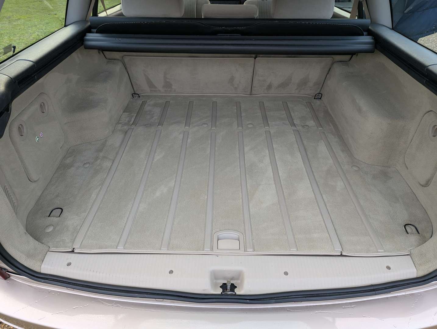 <p>2001 VAUXHALL OMEGA CDX V6 AUTO ESTATE</p>