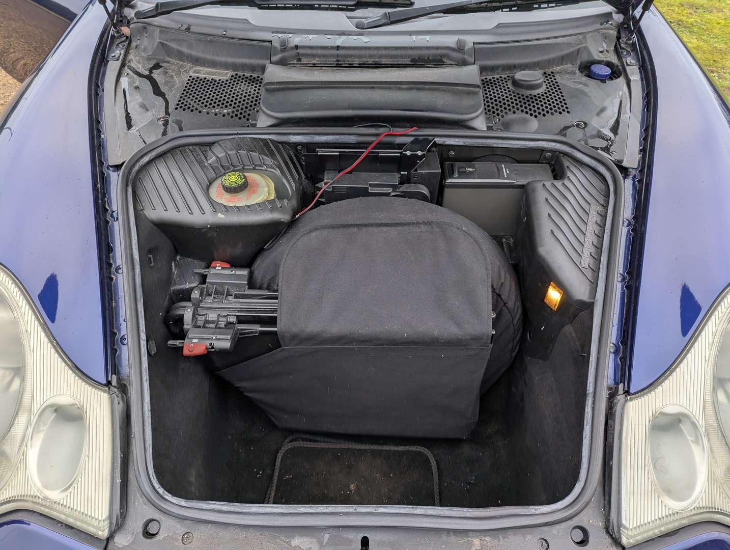 <p>2002 PORSCHE 911 CARRERA 2 TIPTRONIC - ONE REGISTERED KEEPER FROM NEW</p>