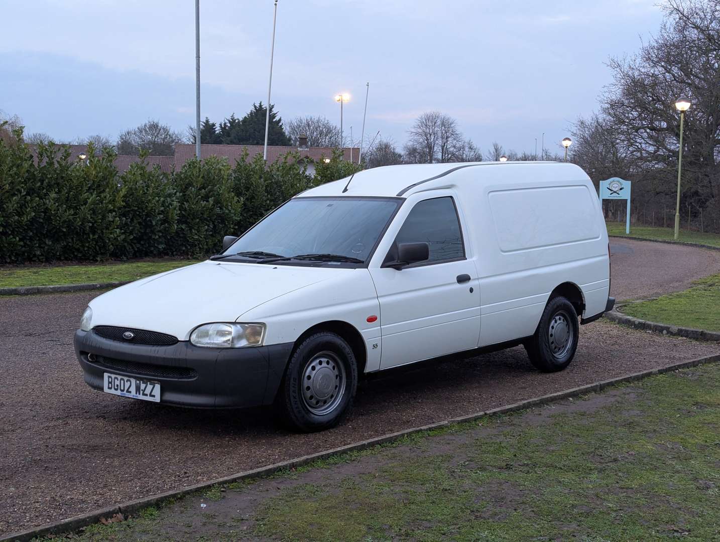 <p>2002 FORD ESCORT 55 D VAN</p>